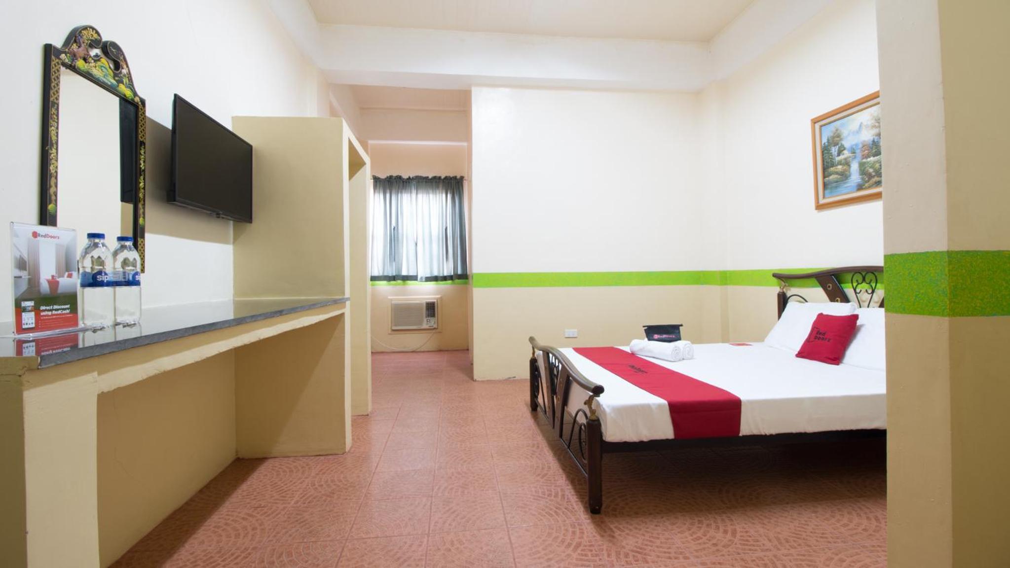 Deluxe Room - Photo 4