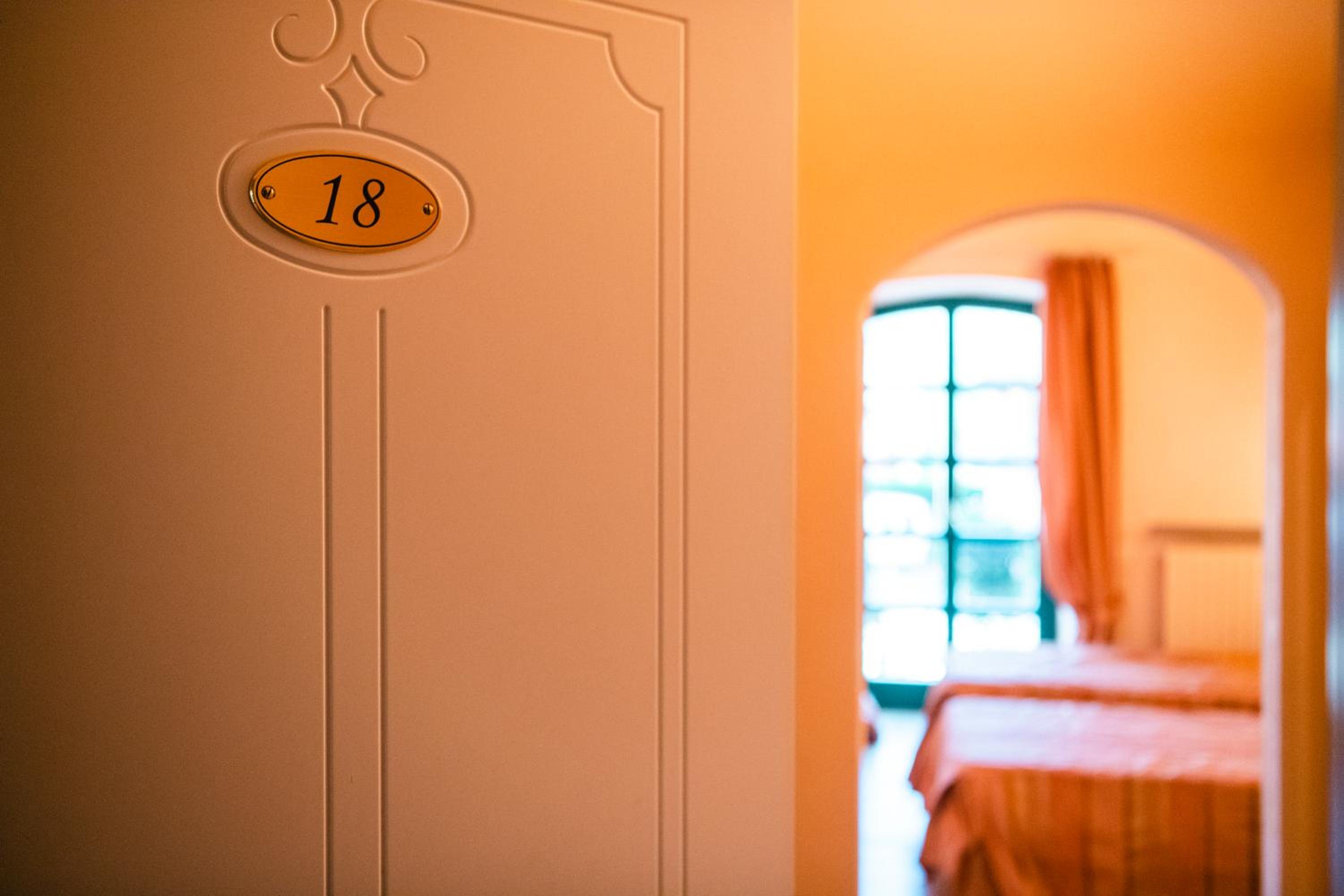 Deluxe Quadruple Room - Photo 6