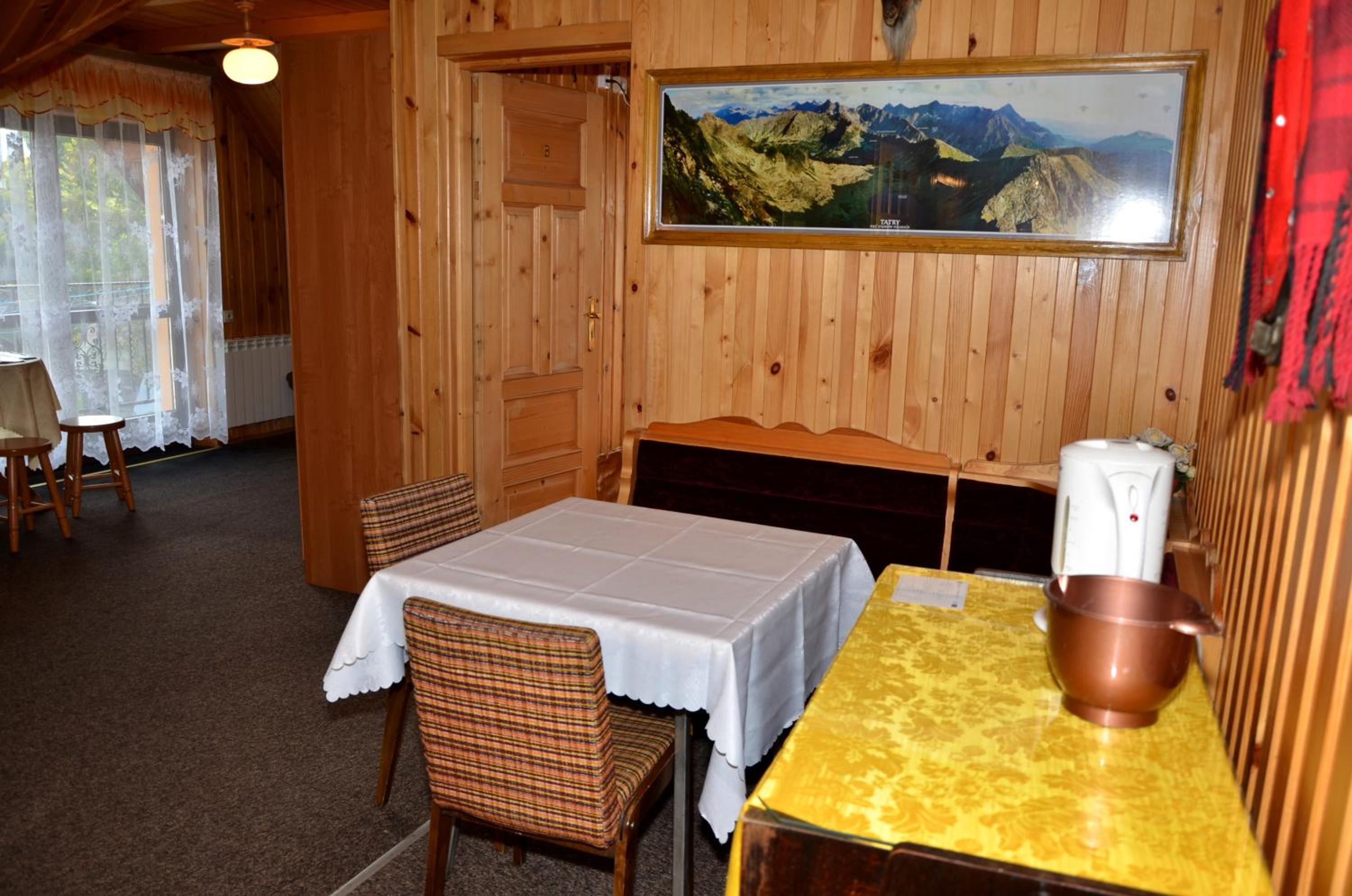 Twin Room with External Private Bathroom - Photo 4