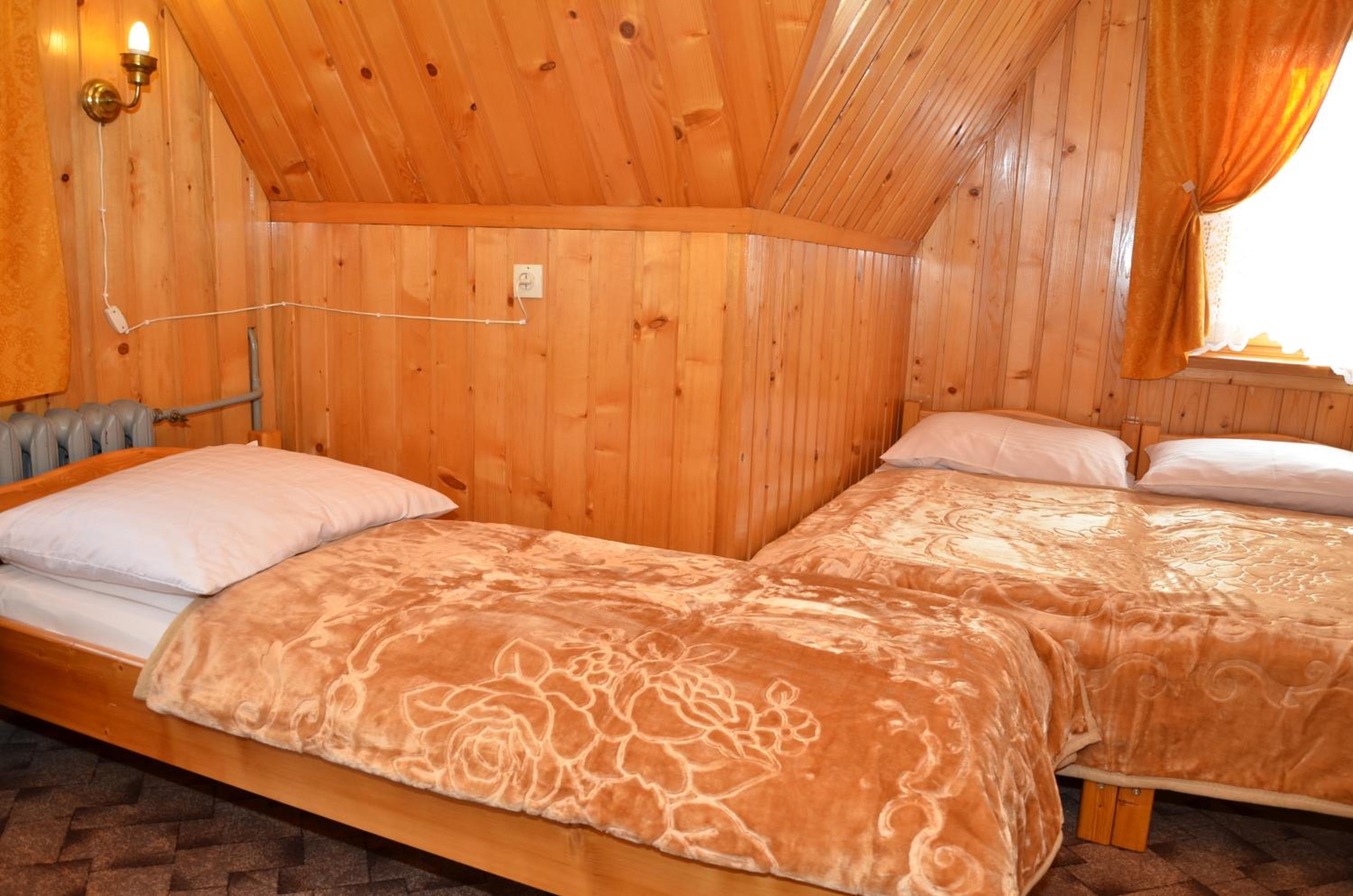 Twin Room with External Private Bathroom - Photo 3