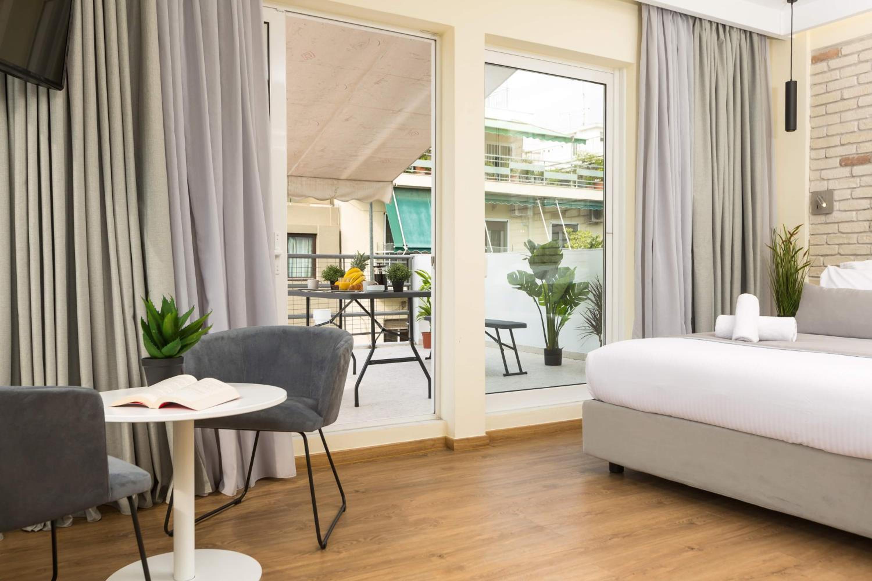 Junior Suite with Balcony photo 3