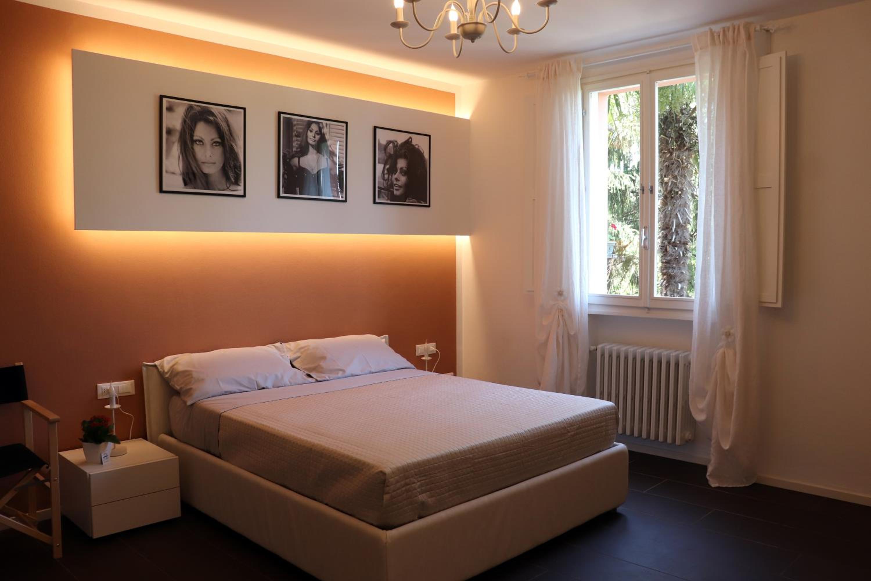 Quadruple Room with Private Bathroom - Photo 1