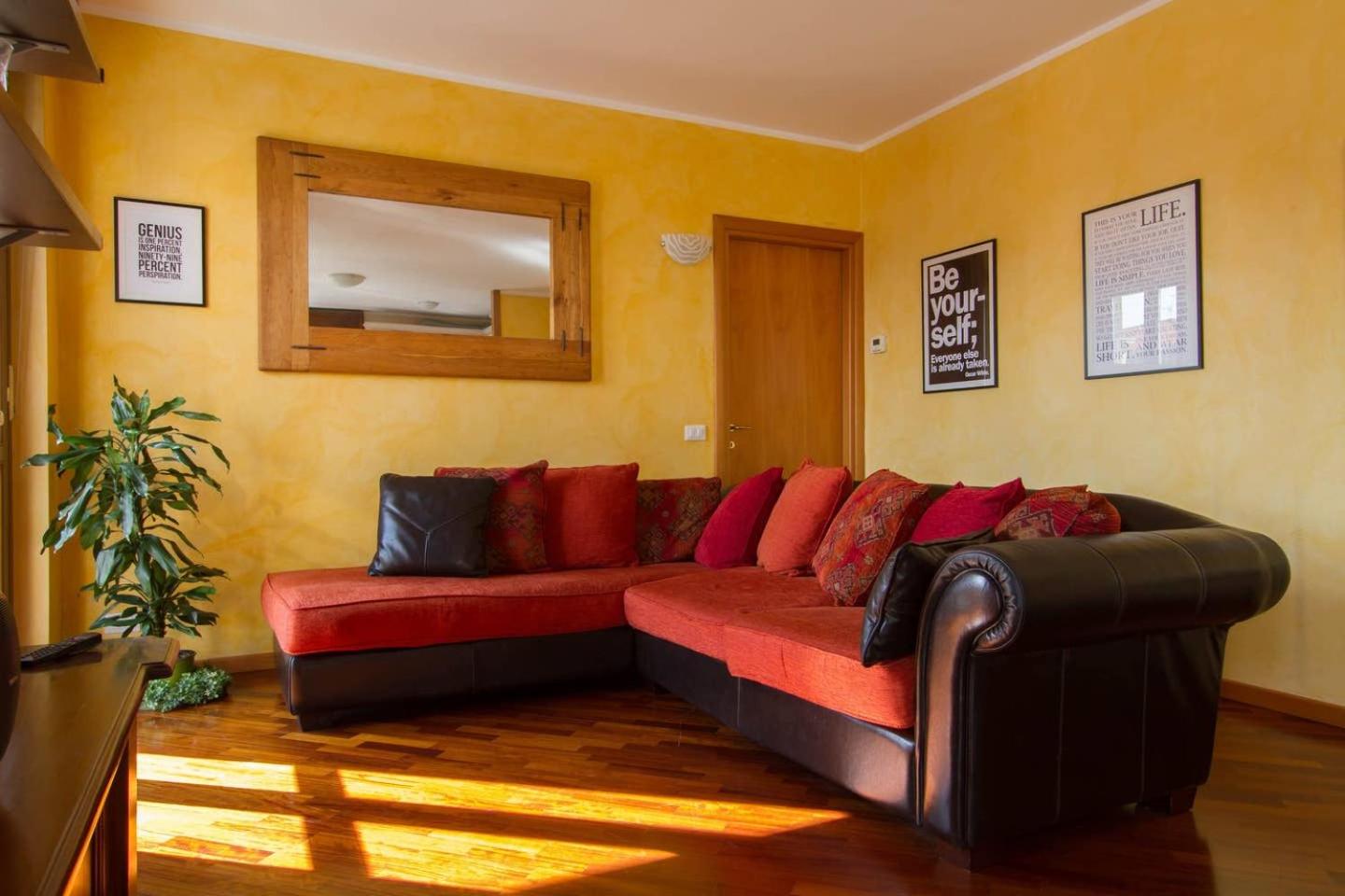 Two-Bedroom Apartment - Photo 7