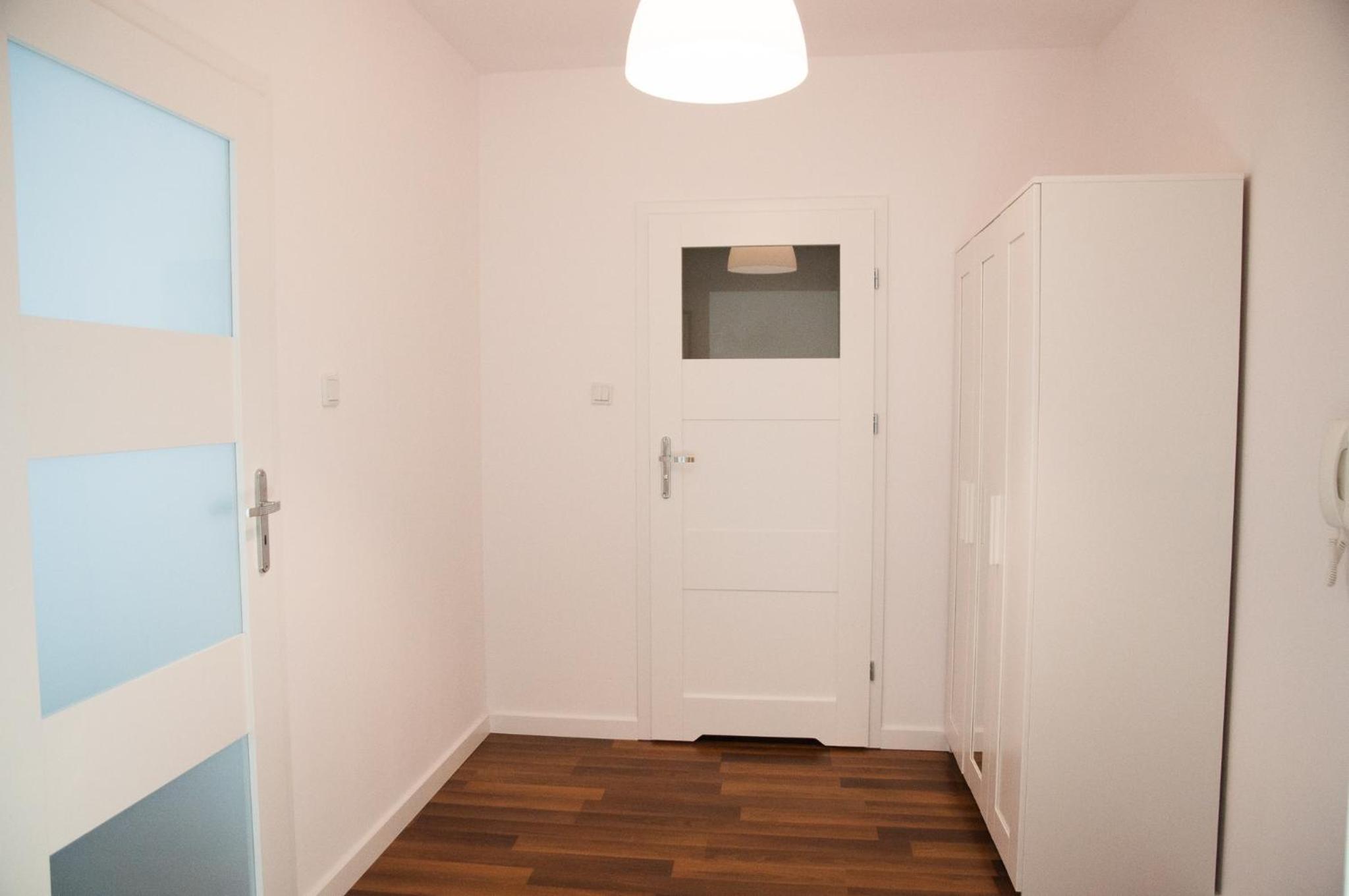 One-Bedroom Apartment - Photo 2