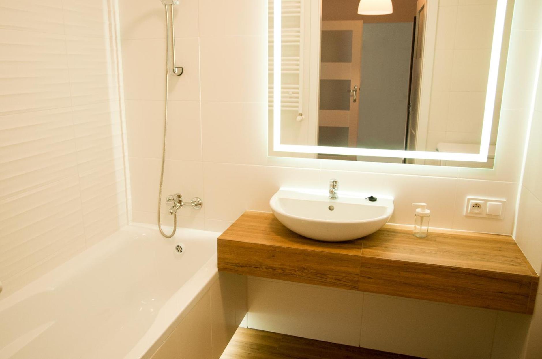 One-Bedroom Apartment - Photo 4