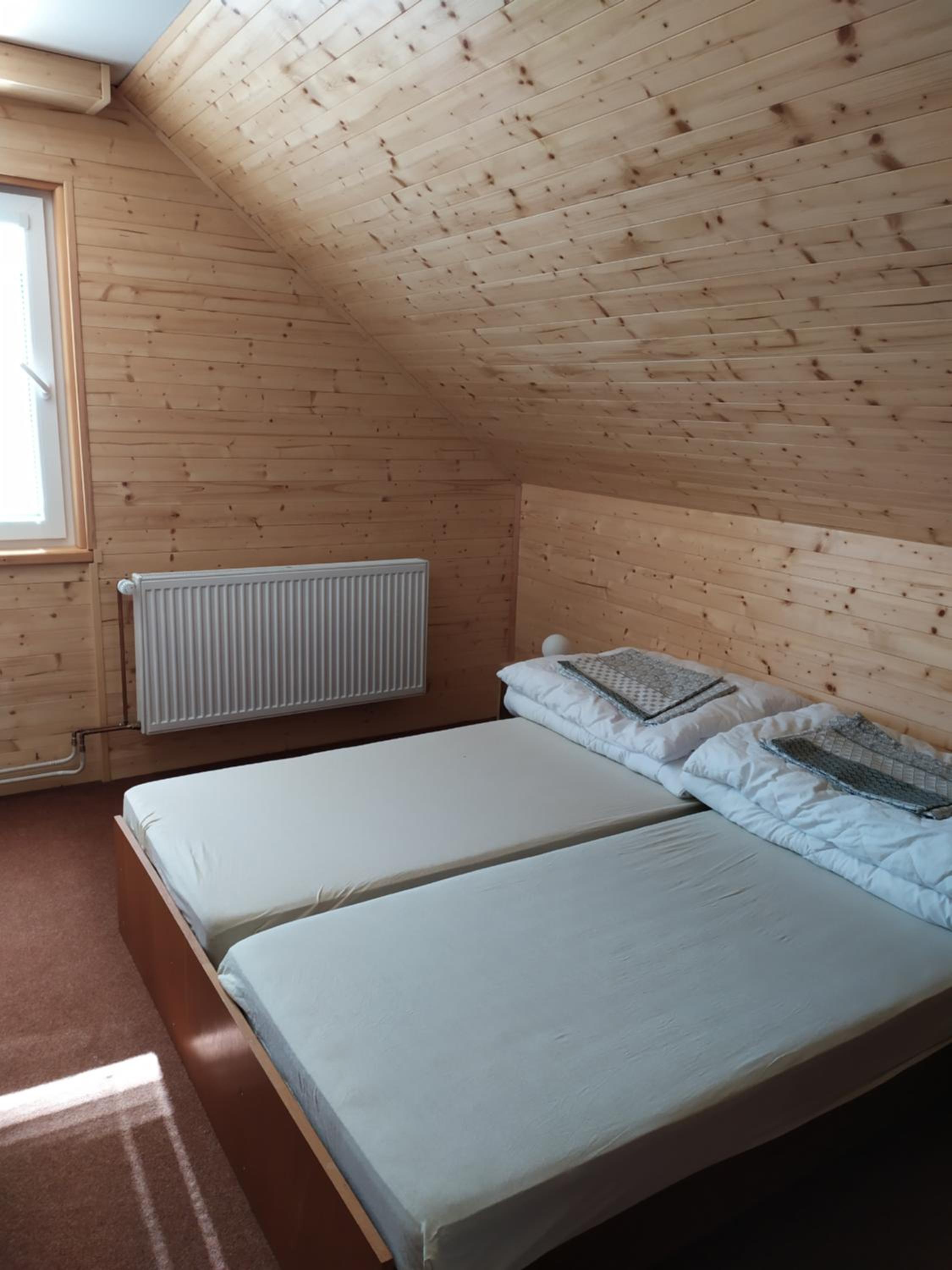 Attic Three-Bedroom Apartment  photo 2