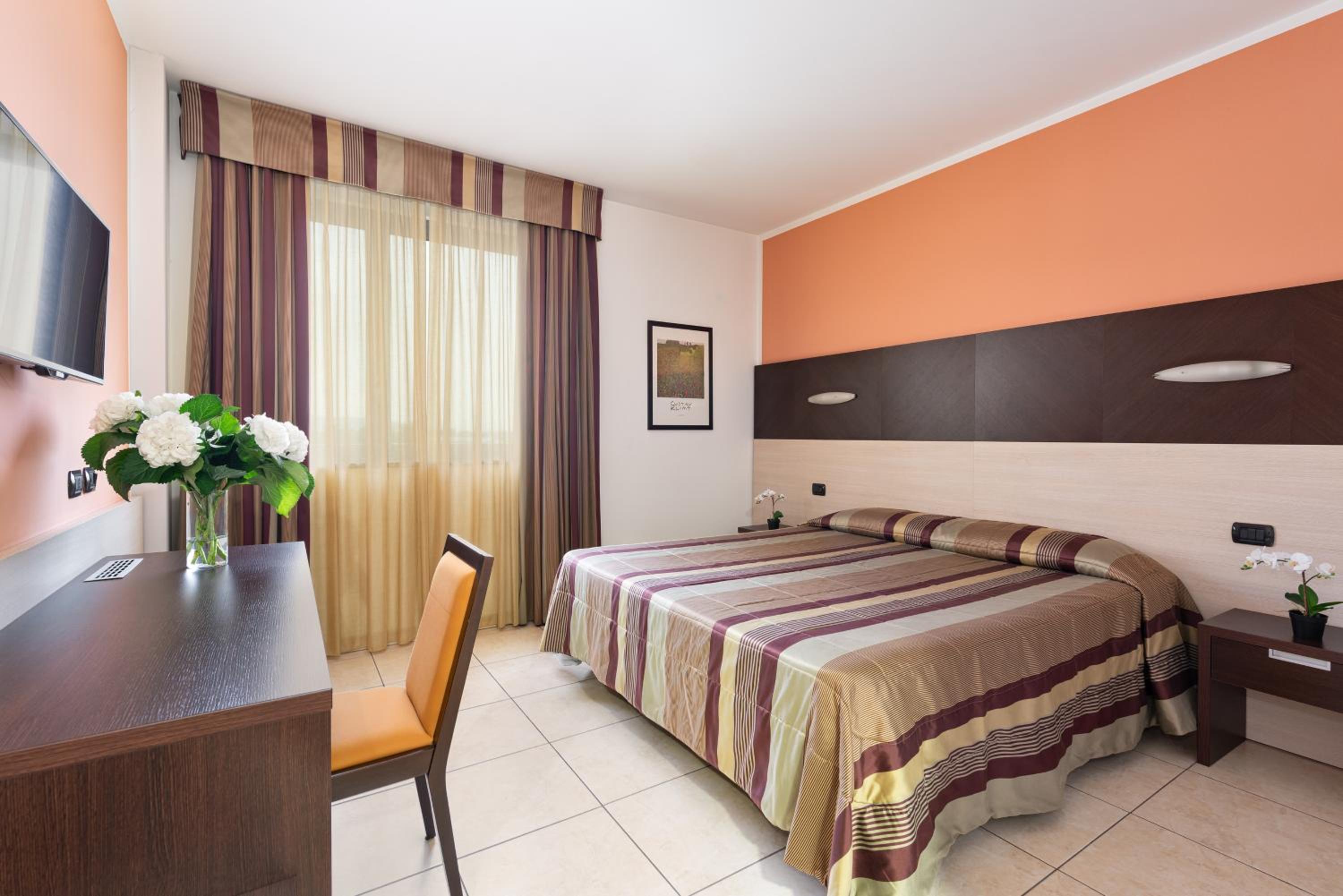 Classic Double Room - Photo 1