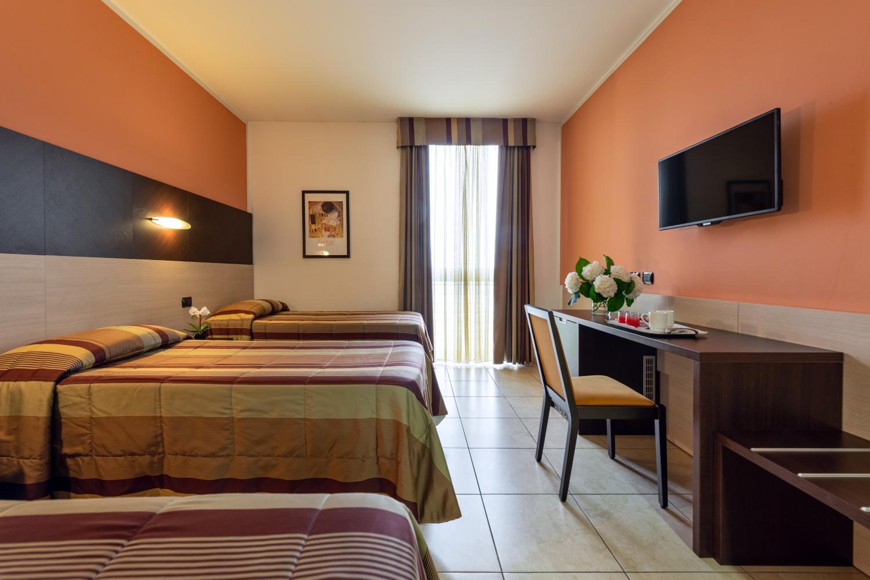 Classic Triple Room - Photo 5
