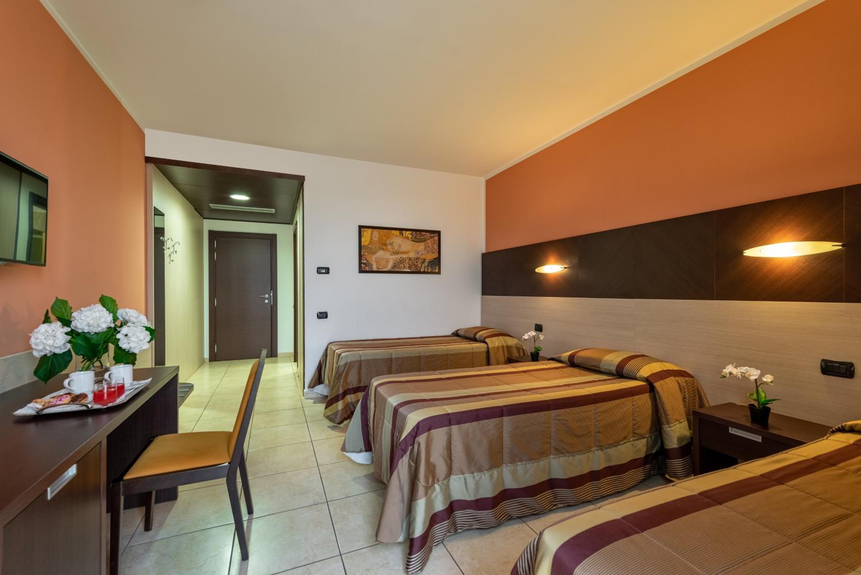 Classic Triple Room - Photo 4
