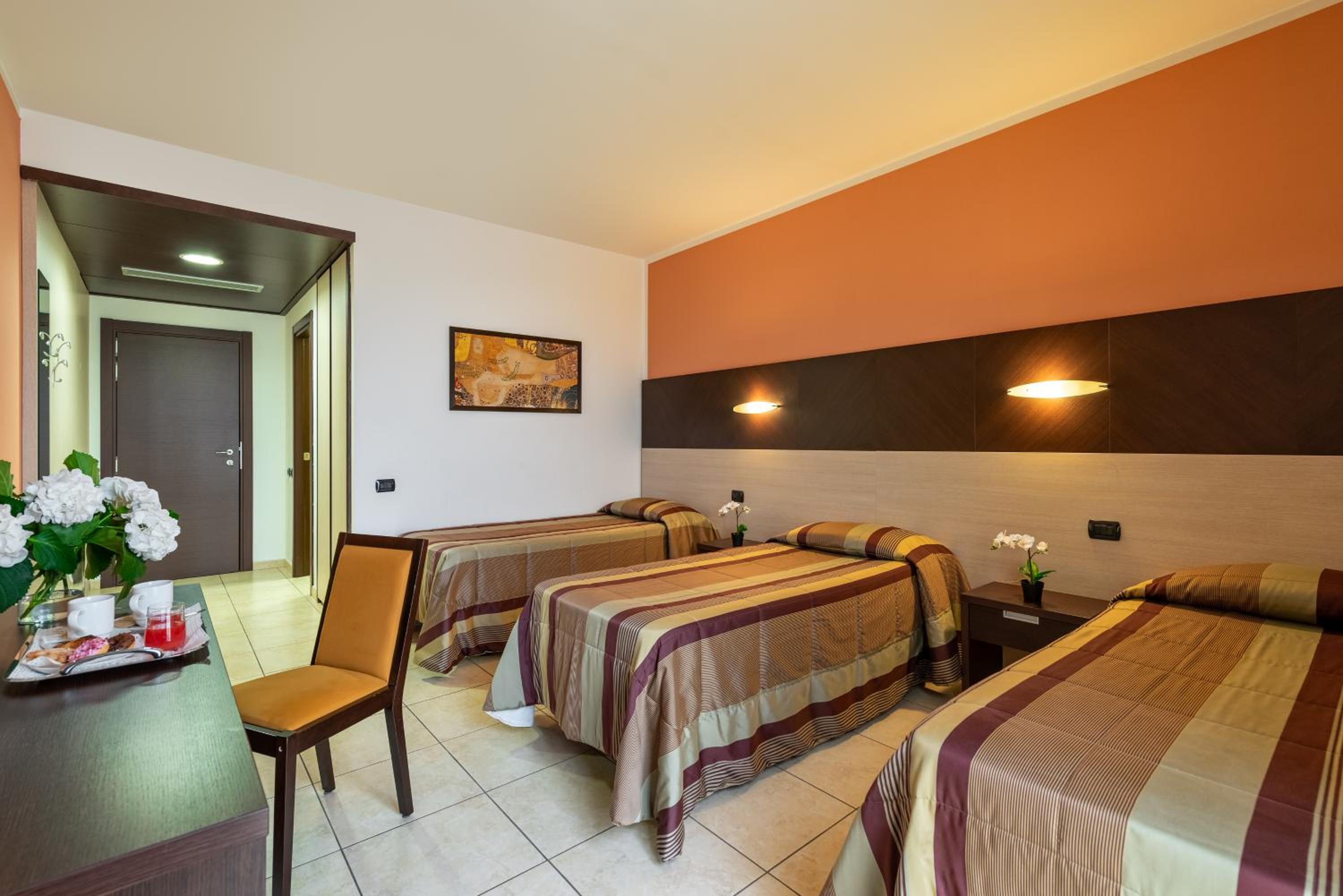 Classic Triple Room - Photo 2