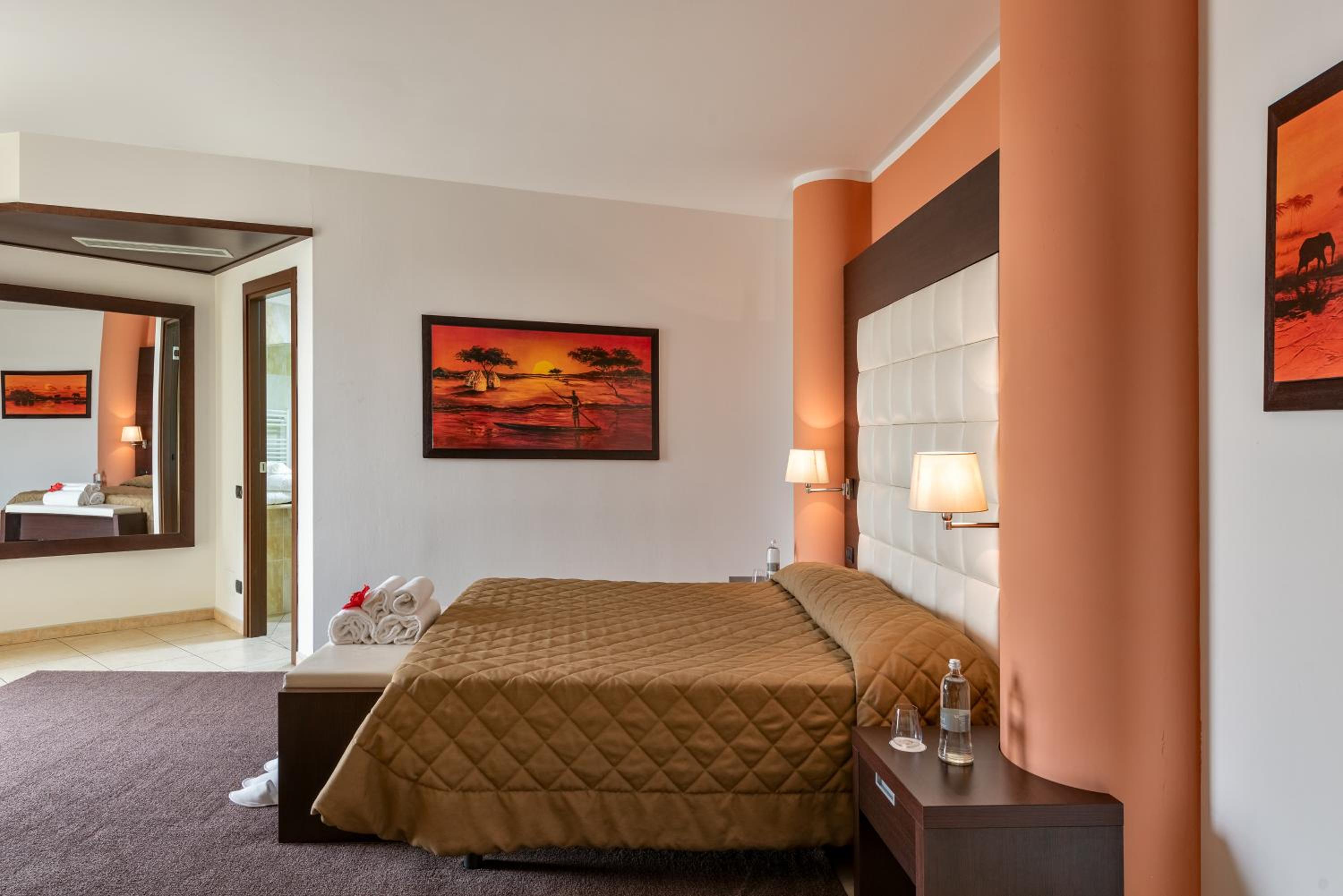 Suite - Photo 3