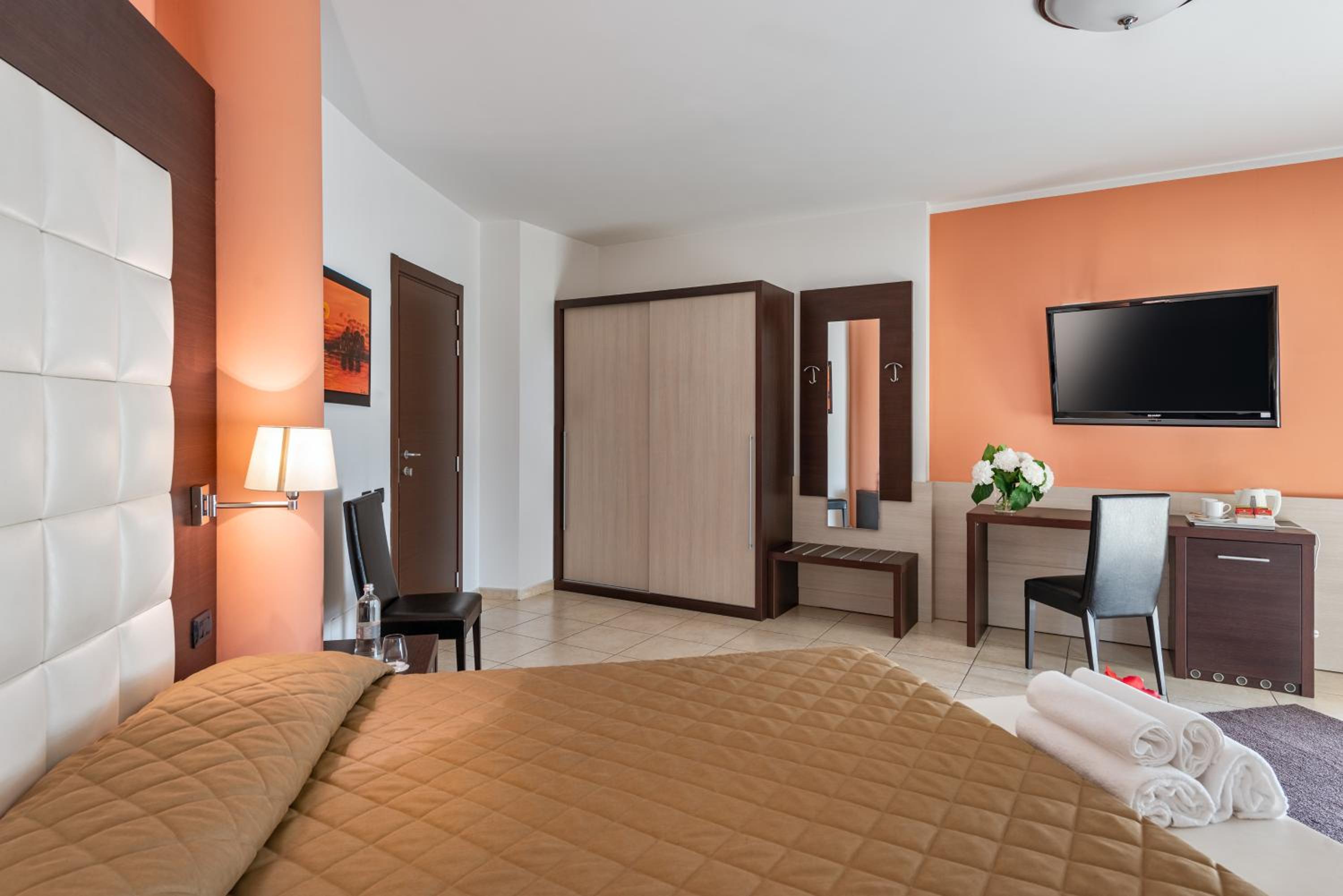 Suite - Photo 4