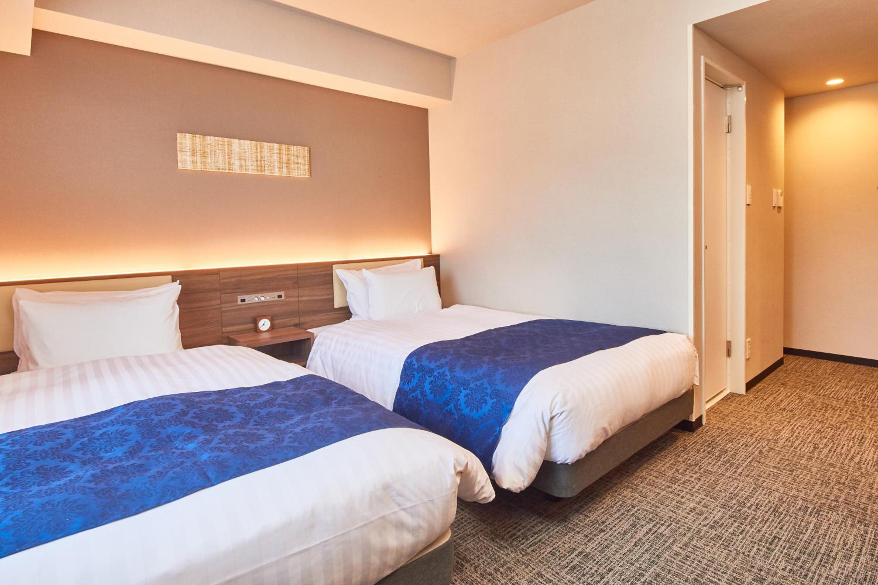 Twin Room - Non-Smoking - Photo 3