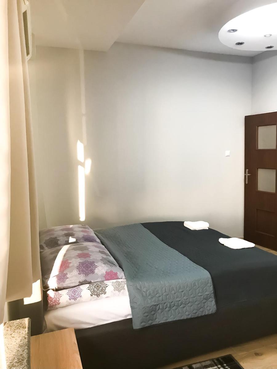 Double Room with Shared Bathroom photo 1