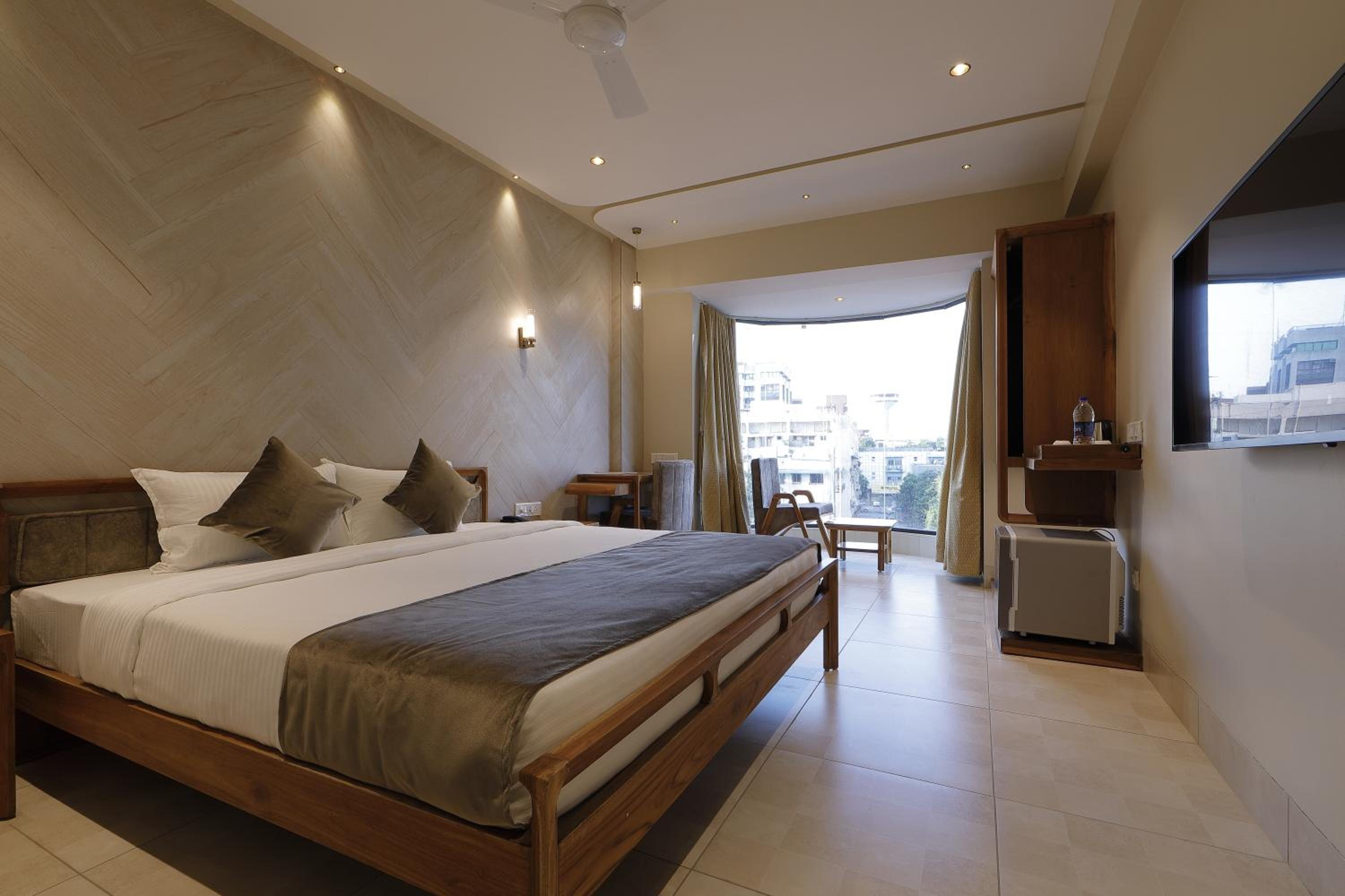 Deluxe Double Room with Balcony, photo 7