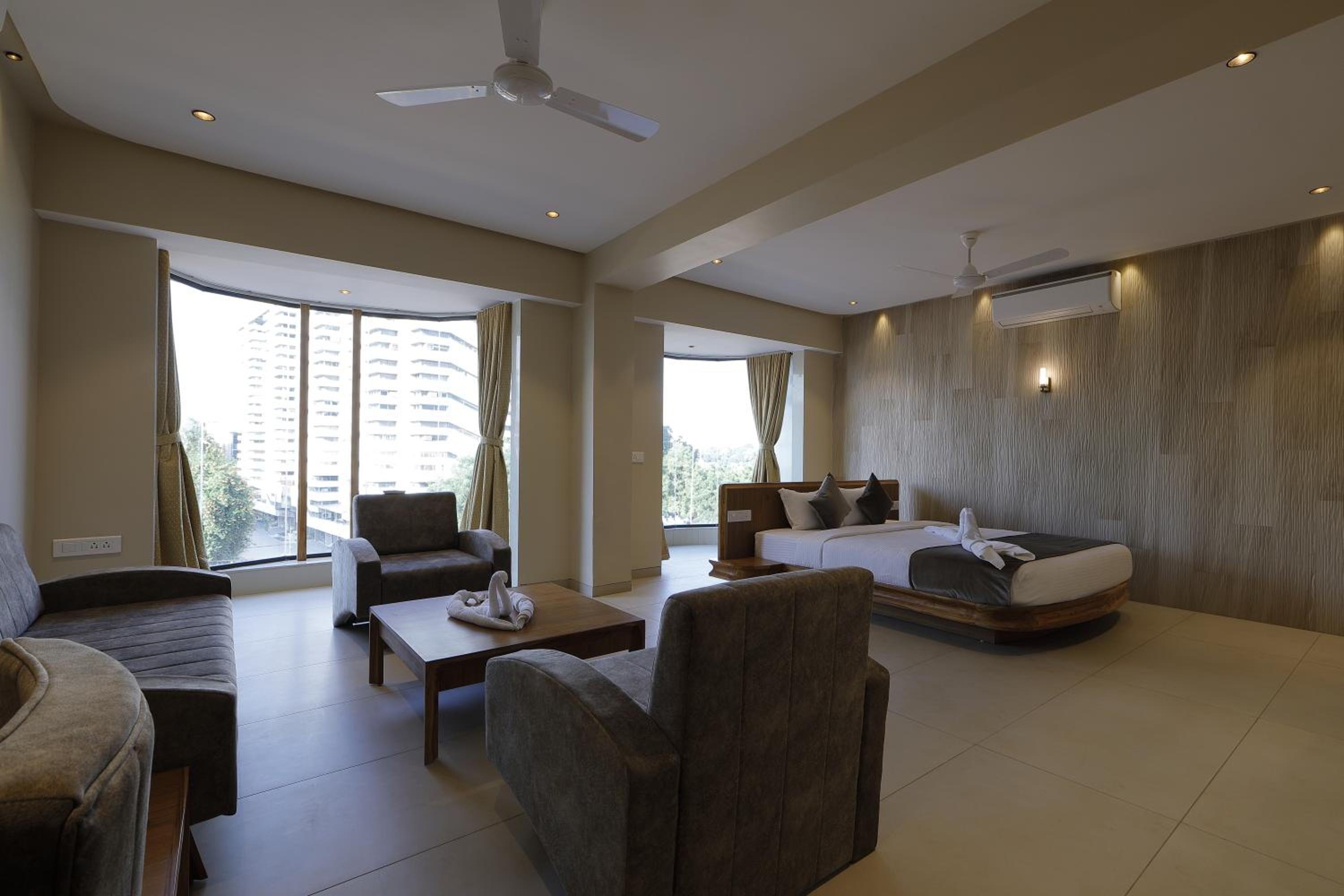 King Room with Balcony photo 3