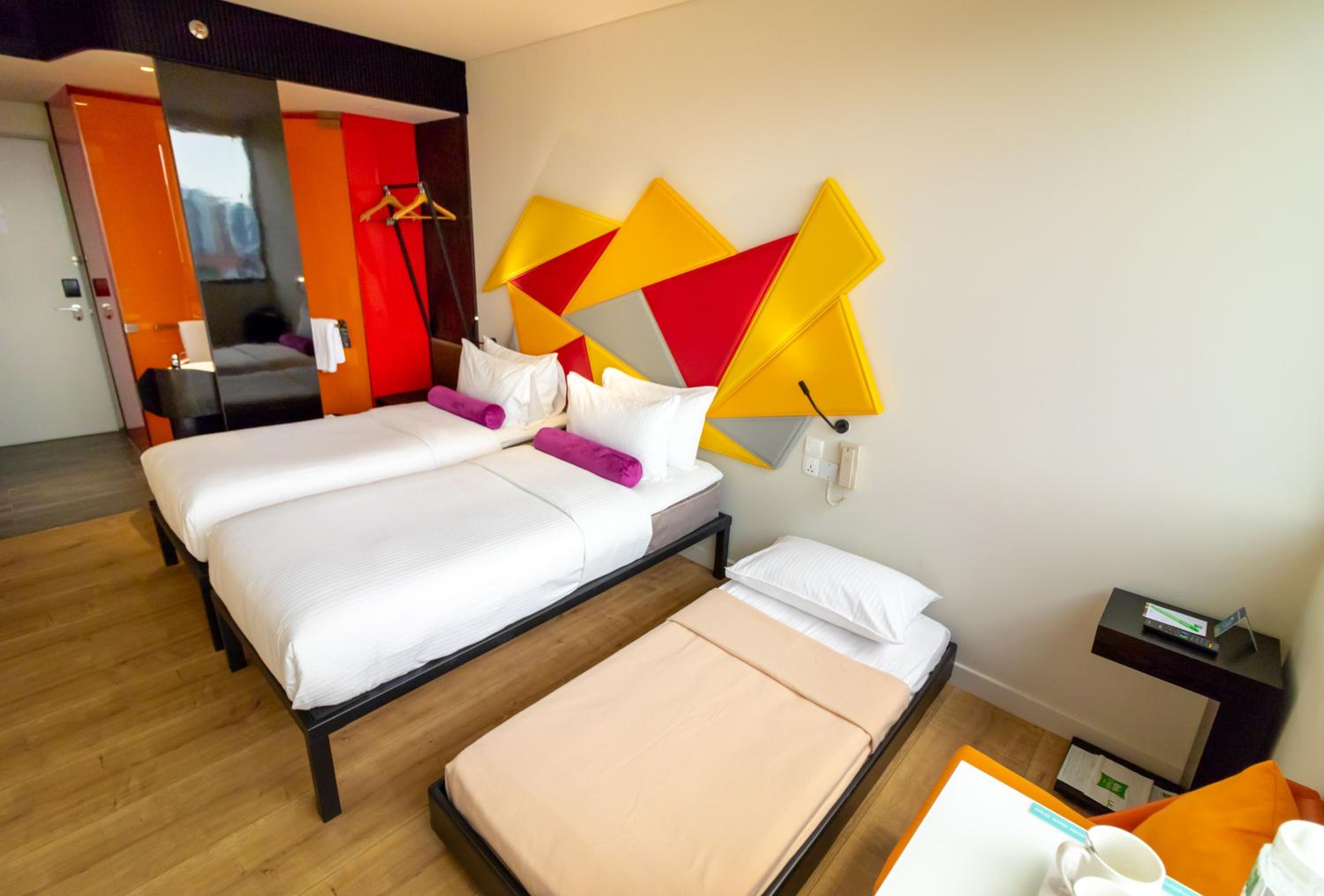 Standard Triple Room, 3 Single Beds photo 3