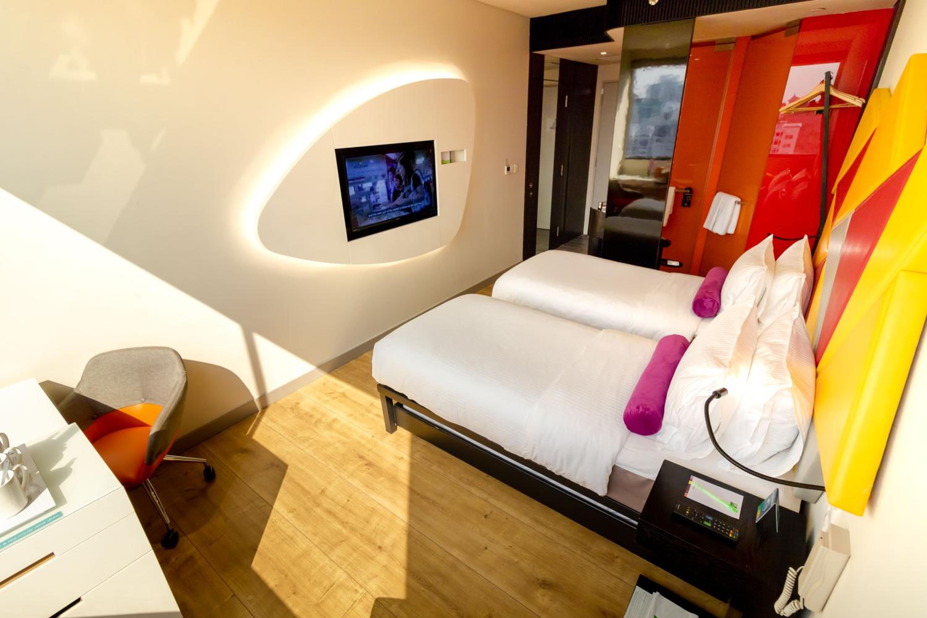 Standard Twin Room, 2 Single Beds photo 3