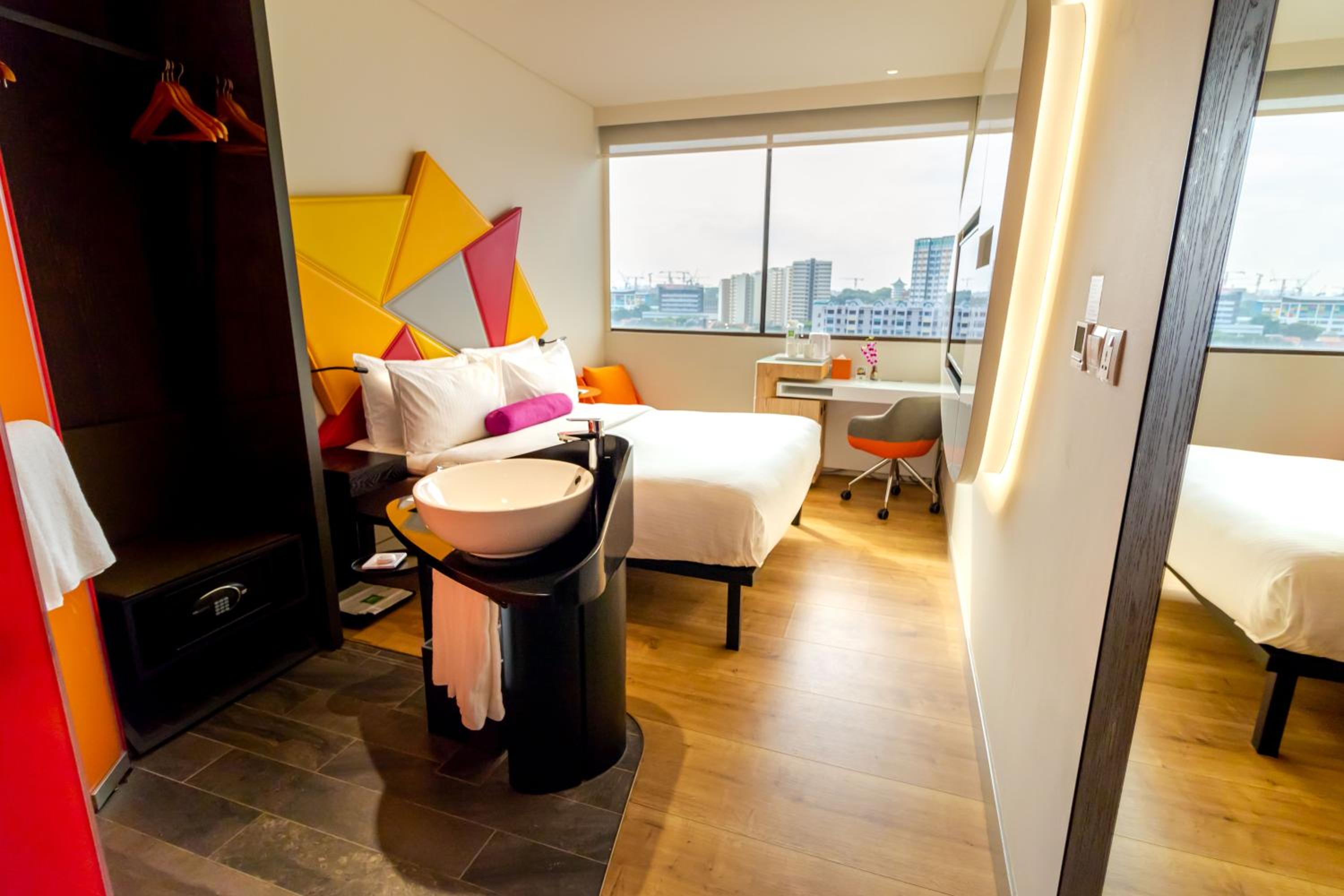 Standard Queen Room, 1 Queen Bed photo 2