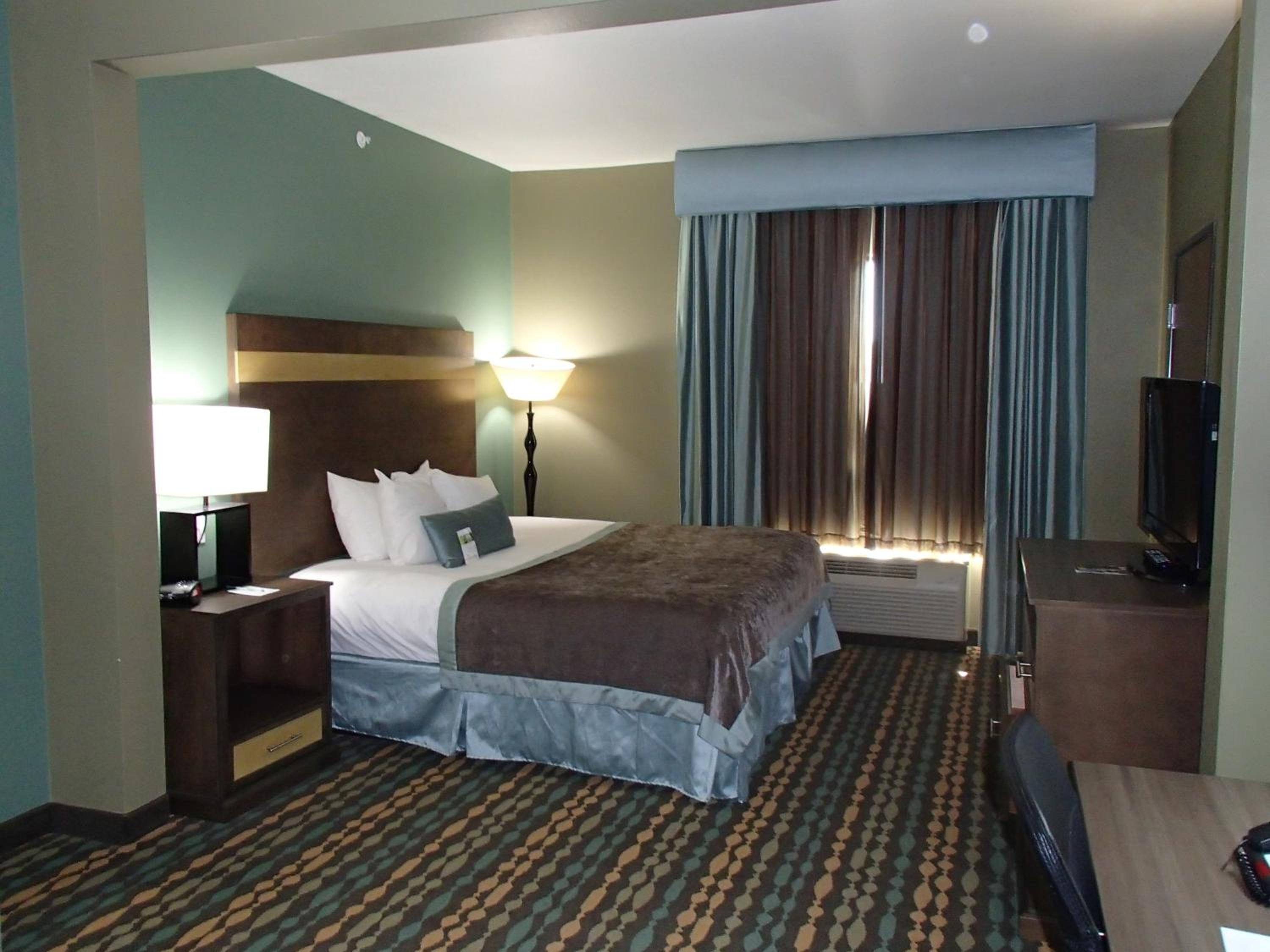 King Room - Disability Access - Non-Smoking - Photo 1