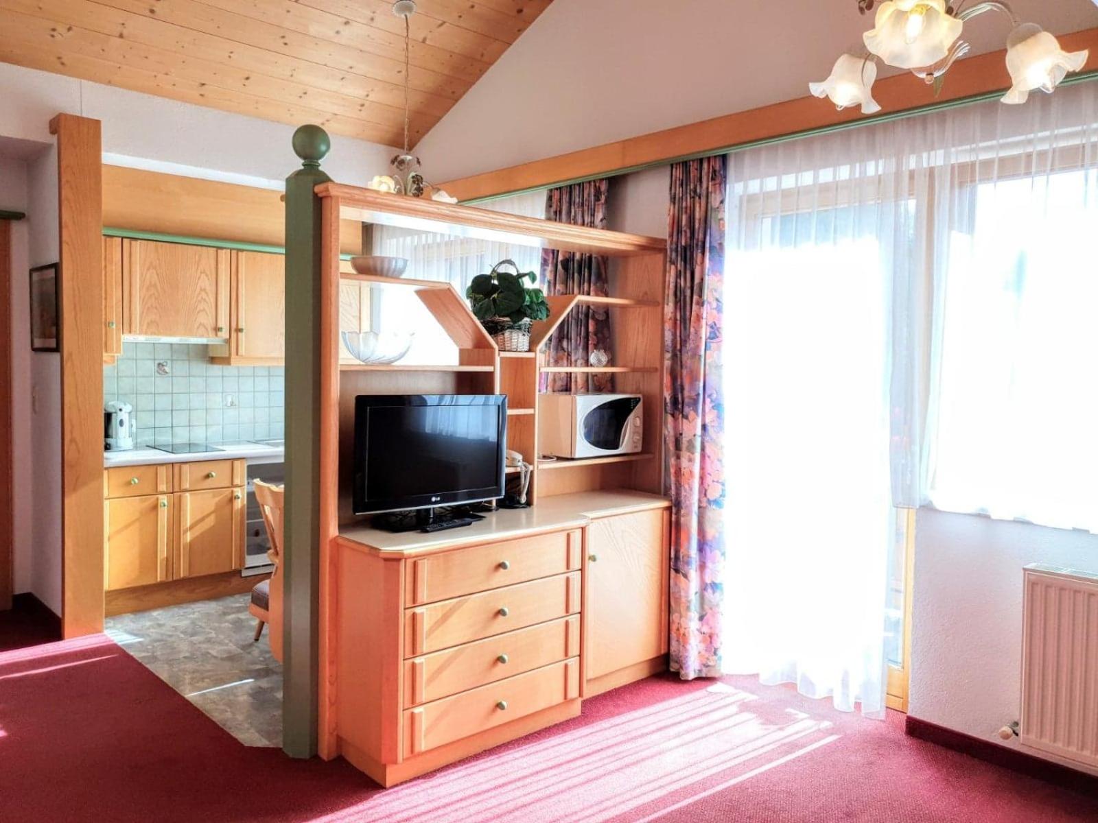 One-Bedroom Apartment - Photo 3