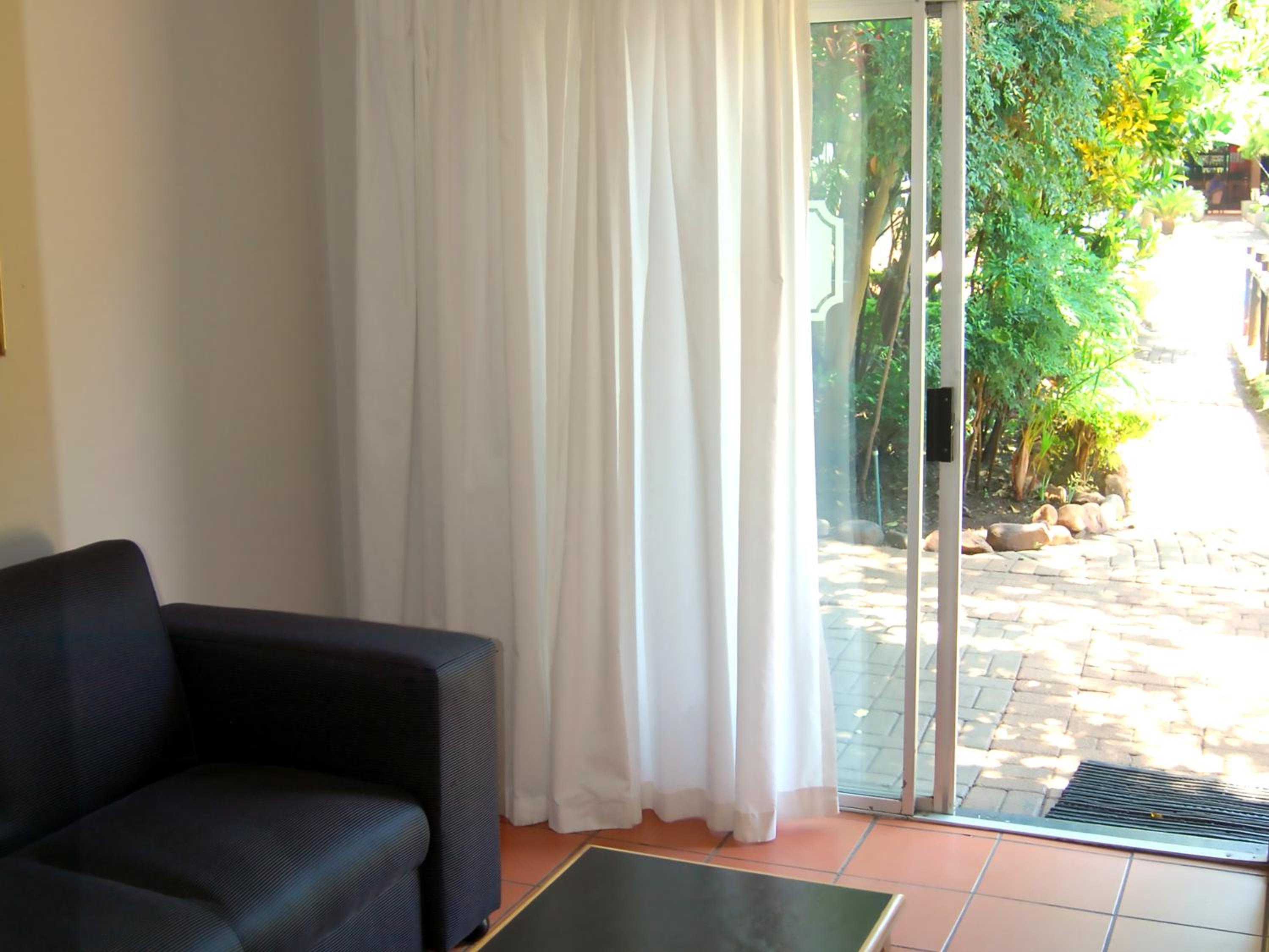 Standard Family Room - Photo 3