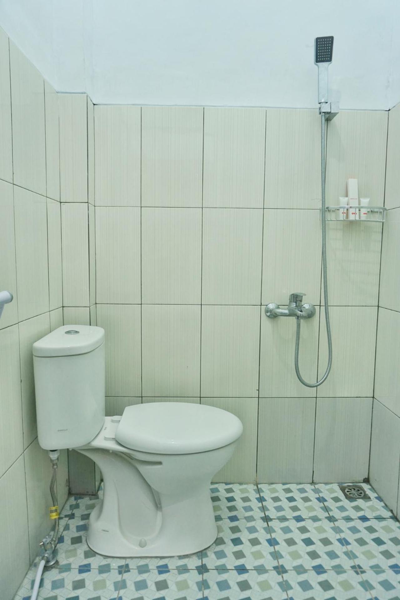 Standard Twin Room - Photo 3