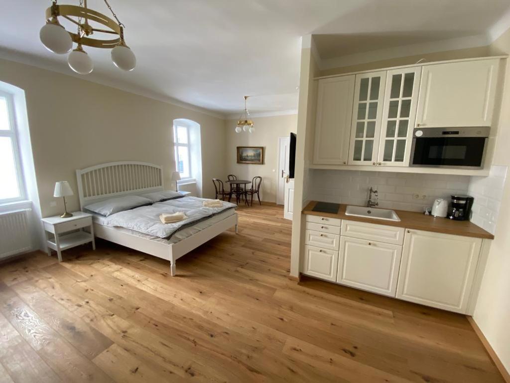 Deluxe Double Room with Shower photo 3