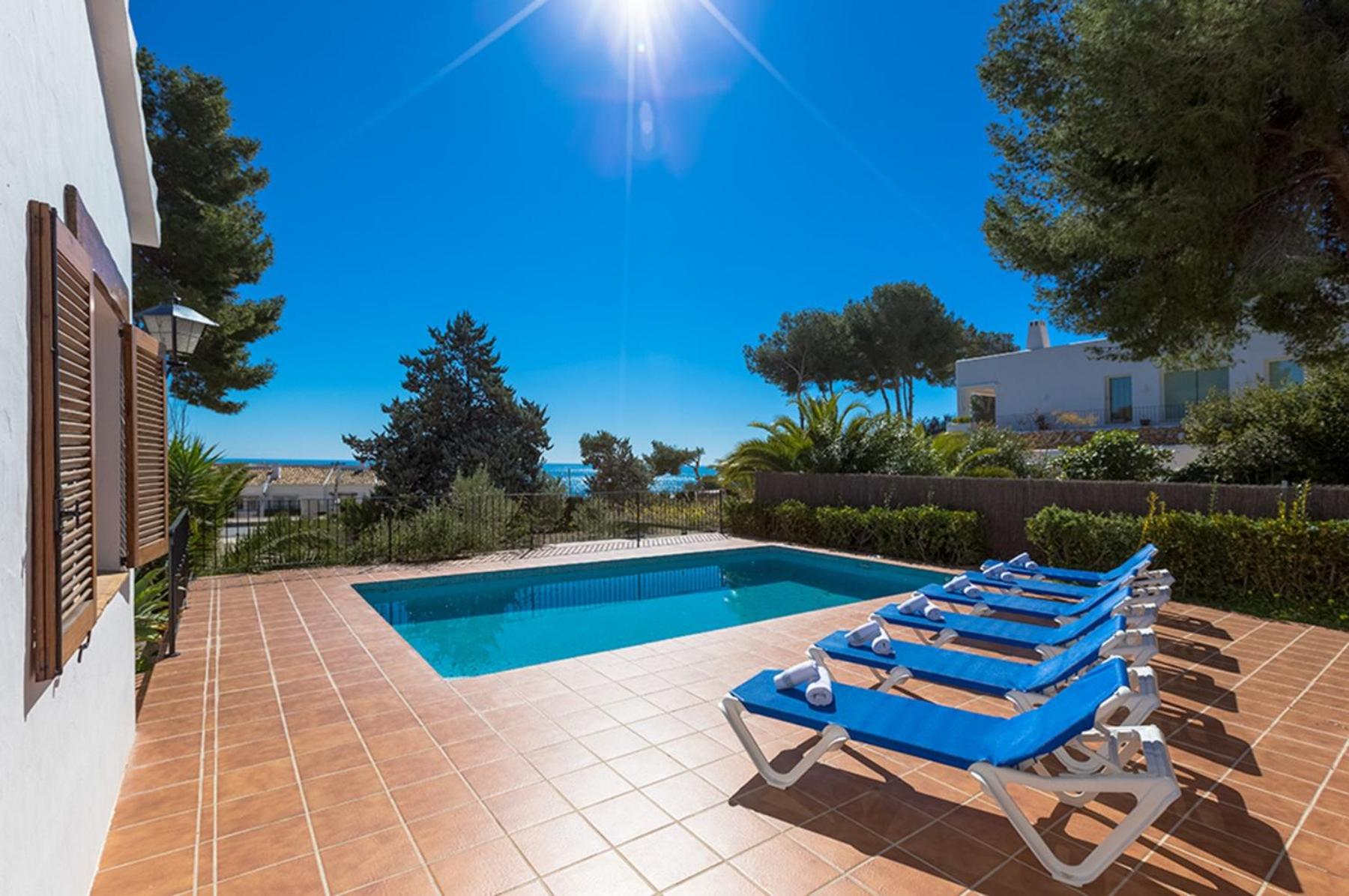Villa photo 2