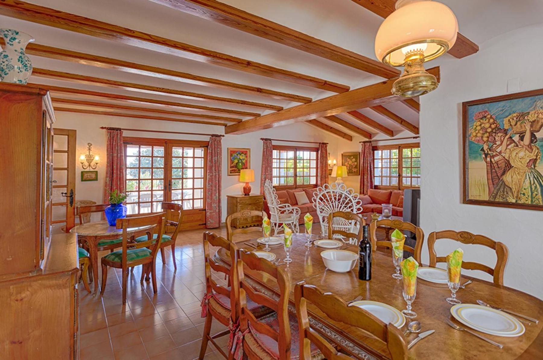 Villa photo 3
