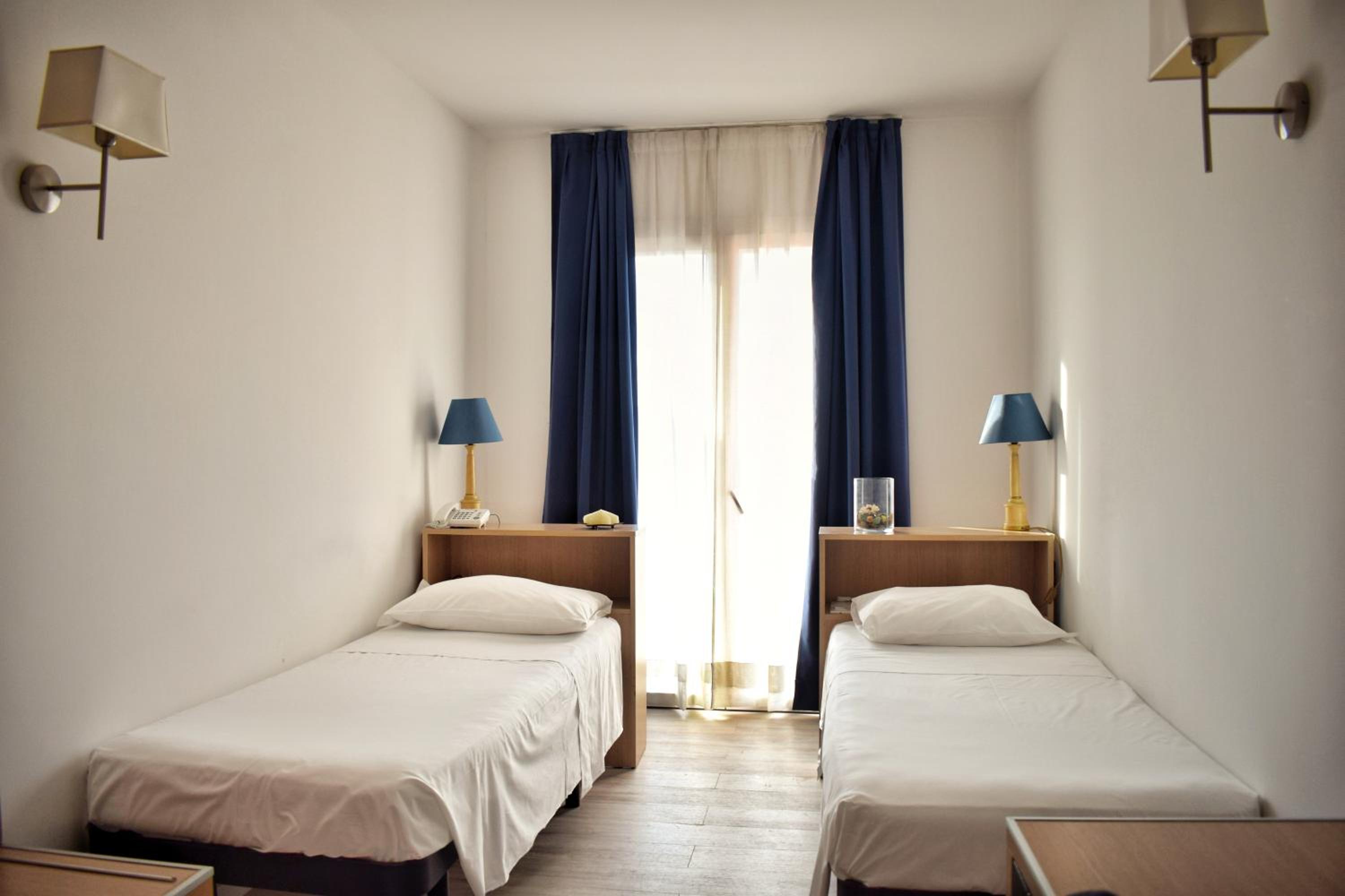 Double Room thumbnail 6