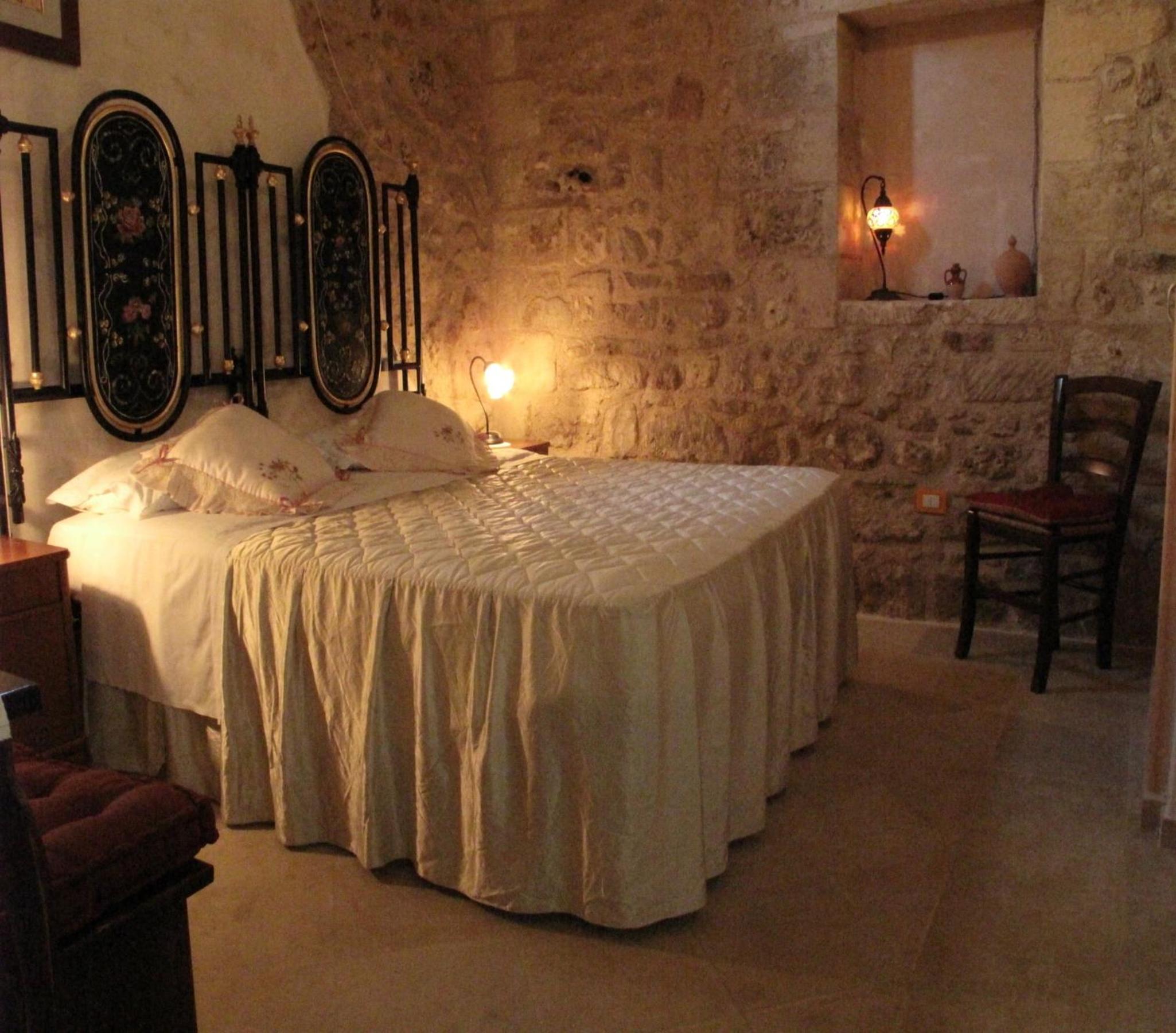 Double Room - Photo 8