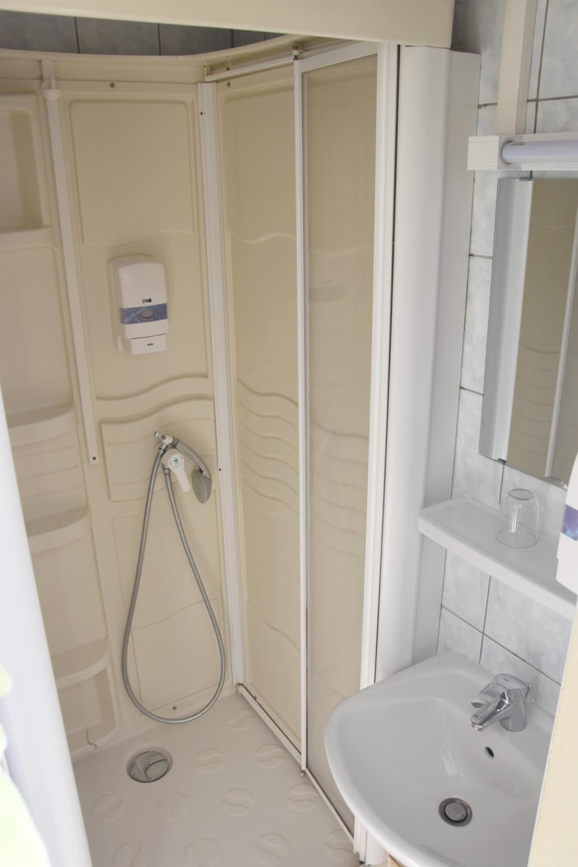 Double Room - Photo 3