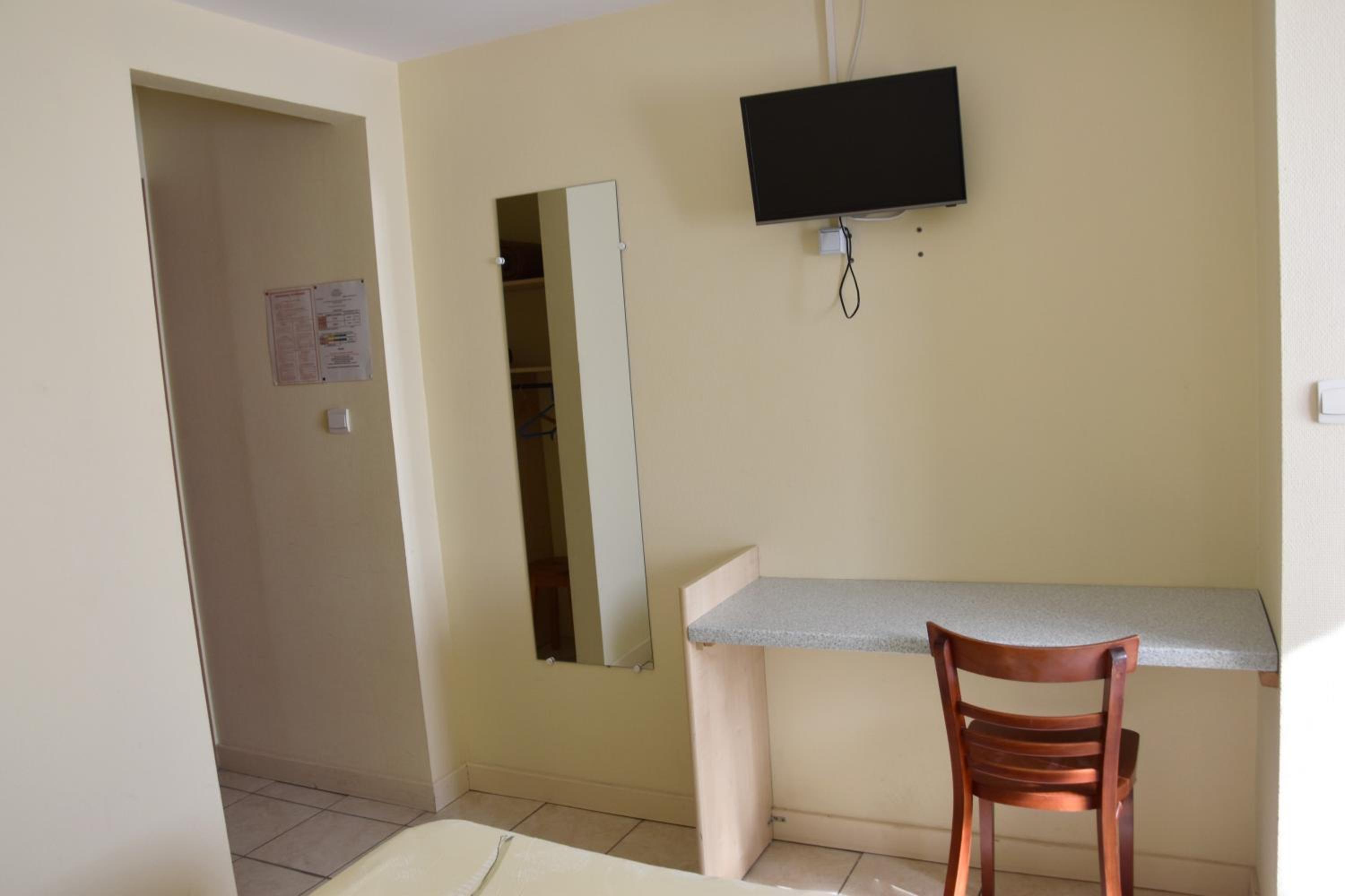 Double Room - Photo 6