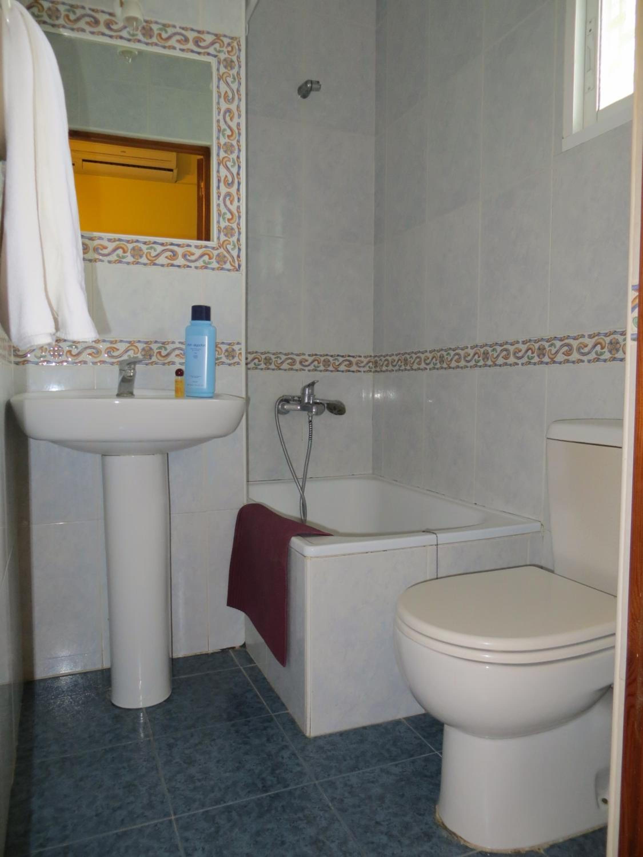 Single Room photo 3