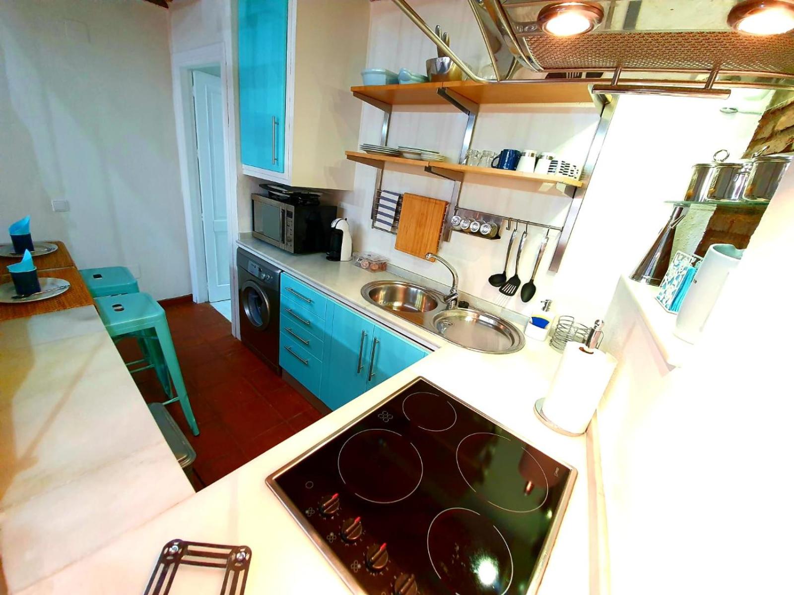 Two-Bedroom House - Photo 31