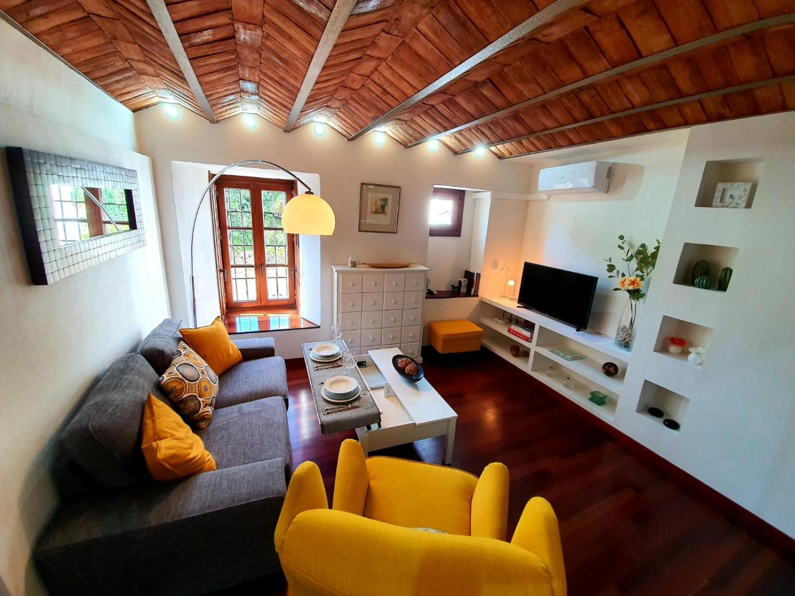 Two-Bedroom House - Photo 1