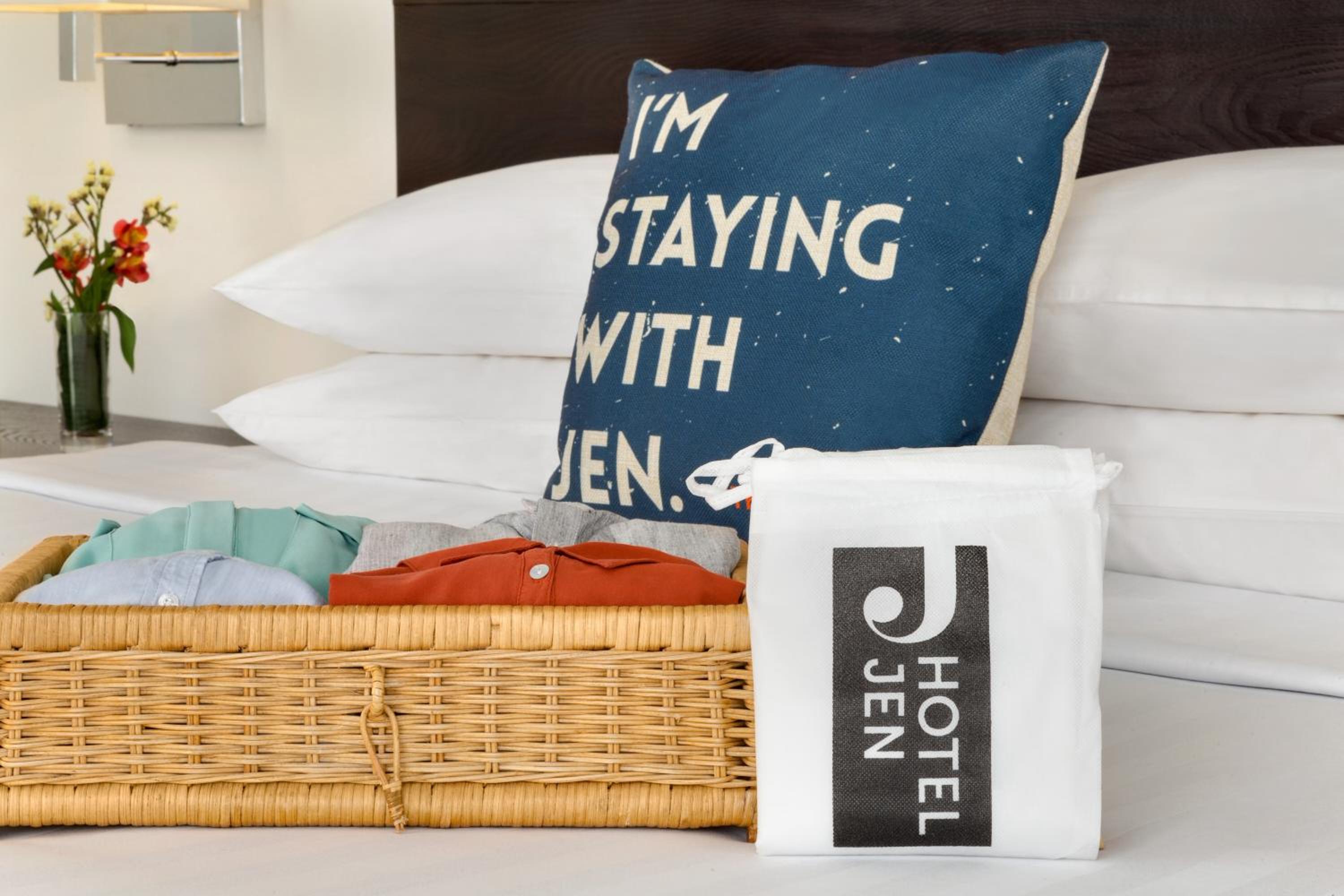 Deluxe Double Room (Free Return Airport Transfer, Complimentary Wifi) - Photo 6