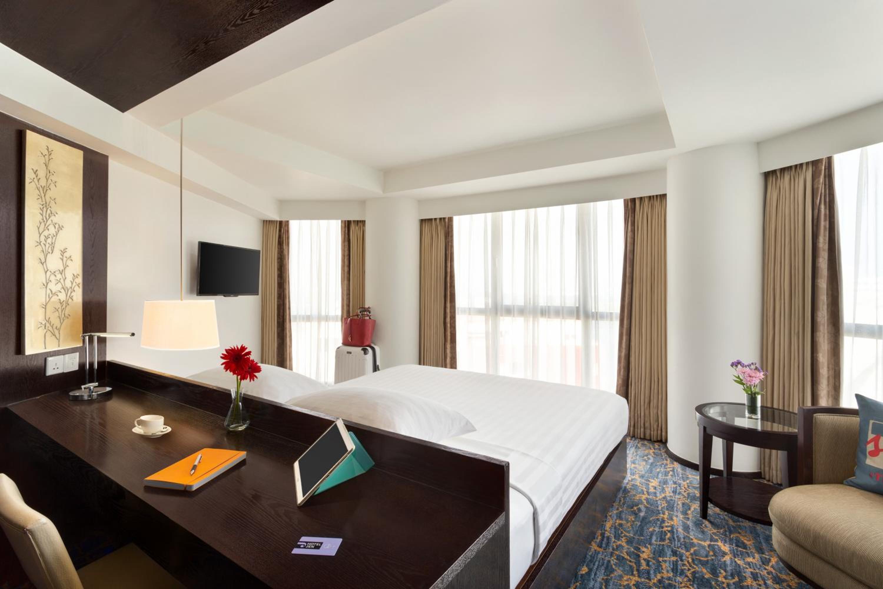 Executive Double Room (Free Return Airport Transfer, Complimentary Wifi) - Photo 7