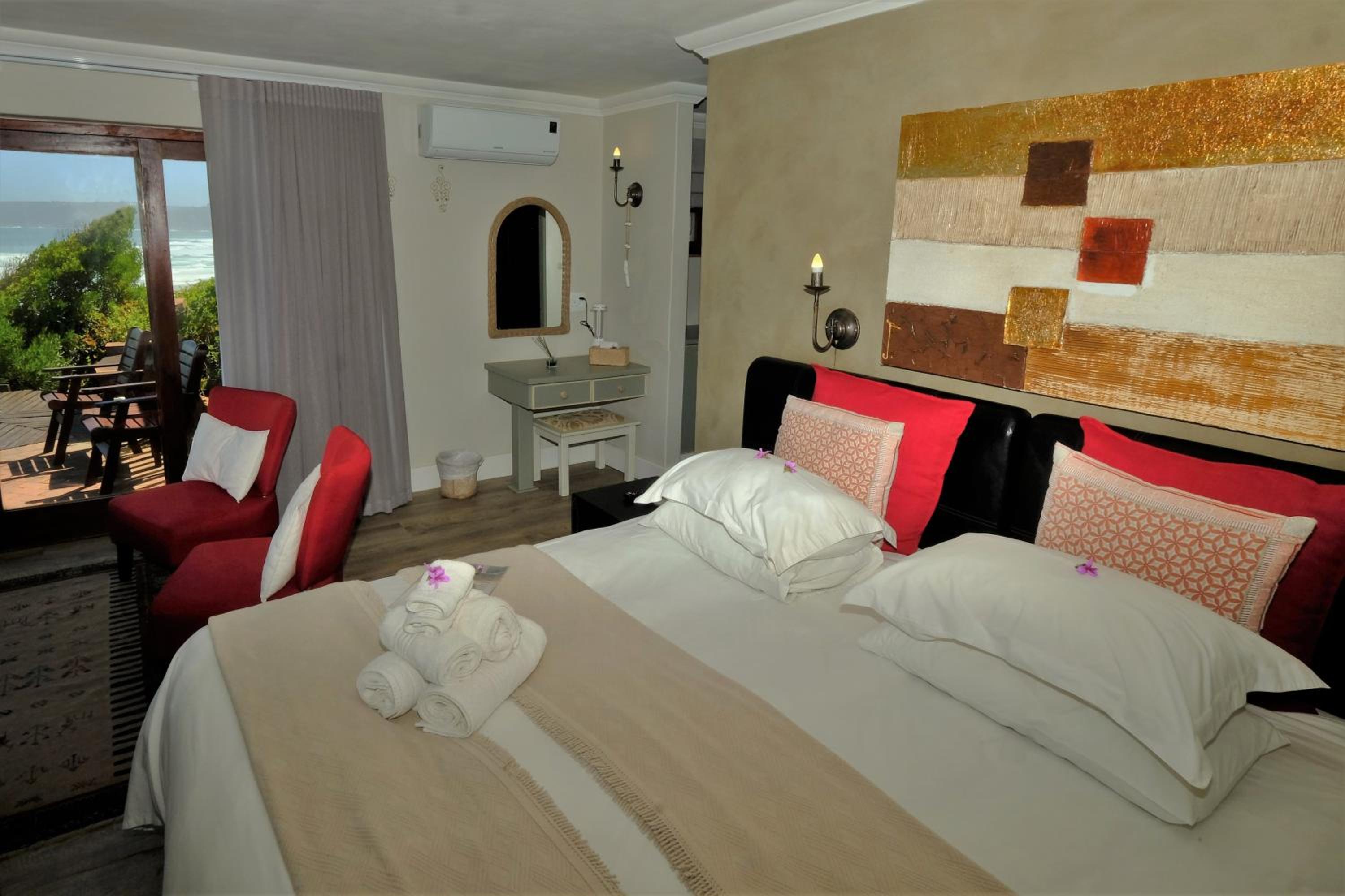 Twin/Double Room with Sea View - Photo 2