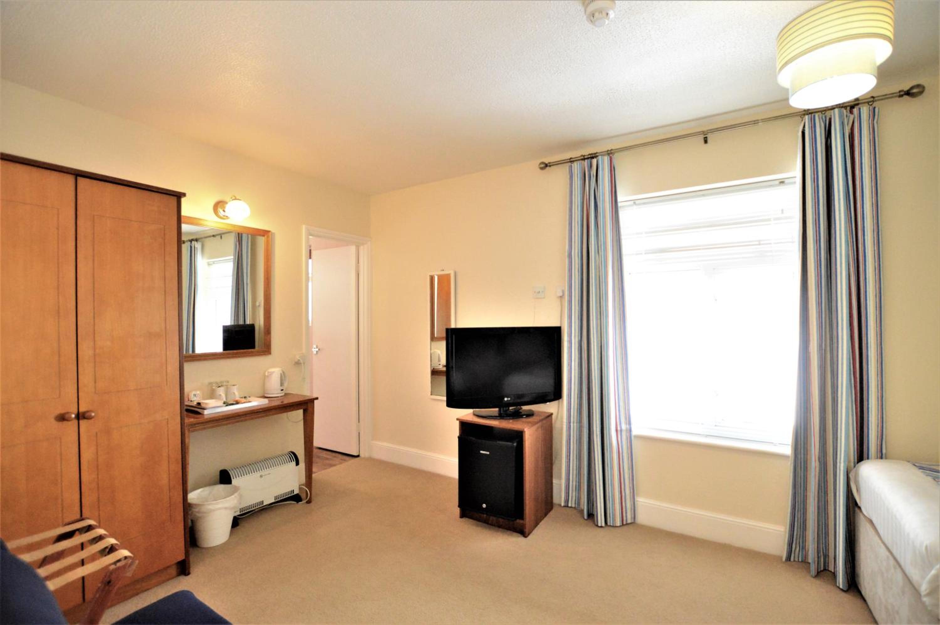 Standard Twin Room photo 2