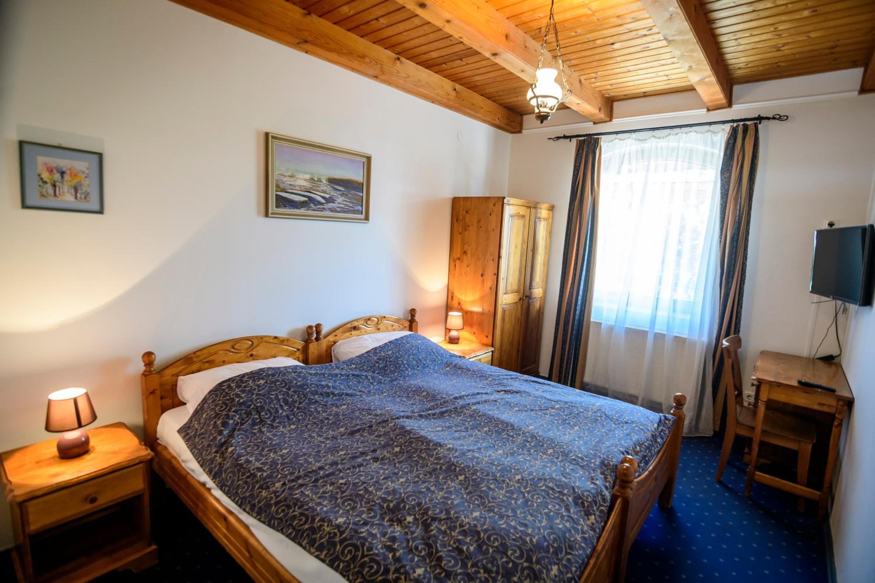 Double Room with Private Bathroom photo 3