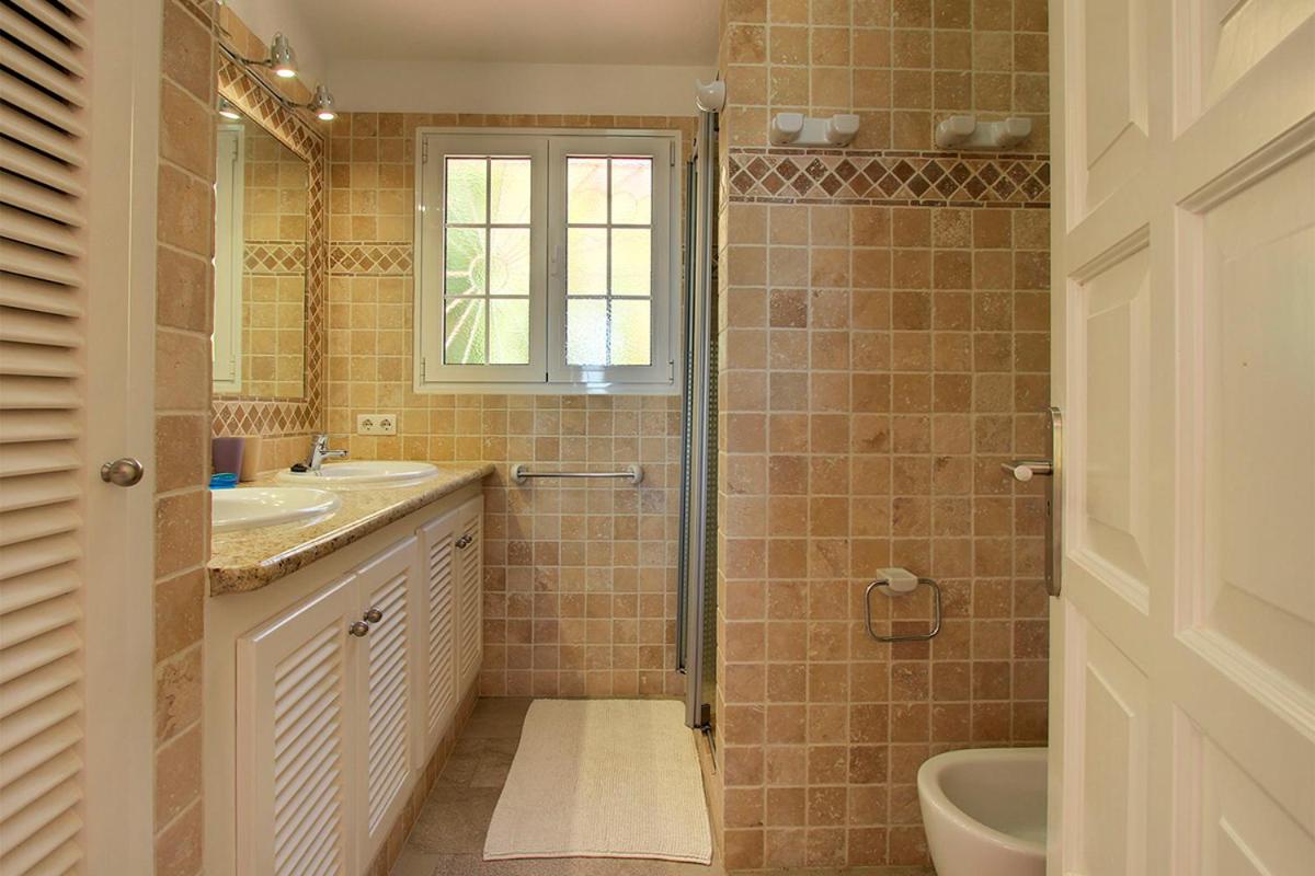 Two-Bedroom House photo 2