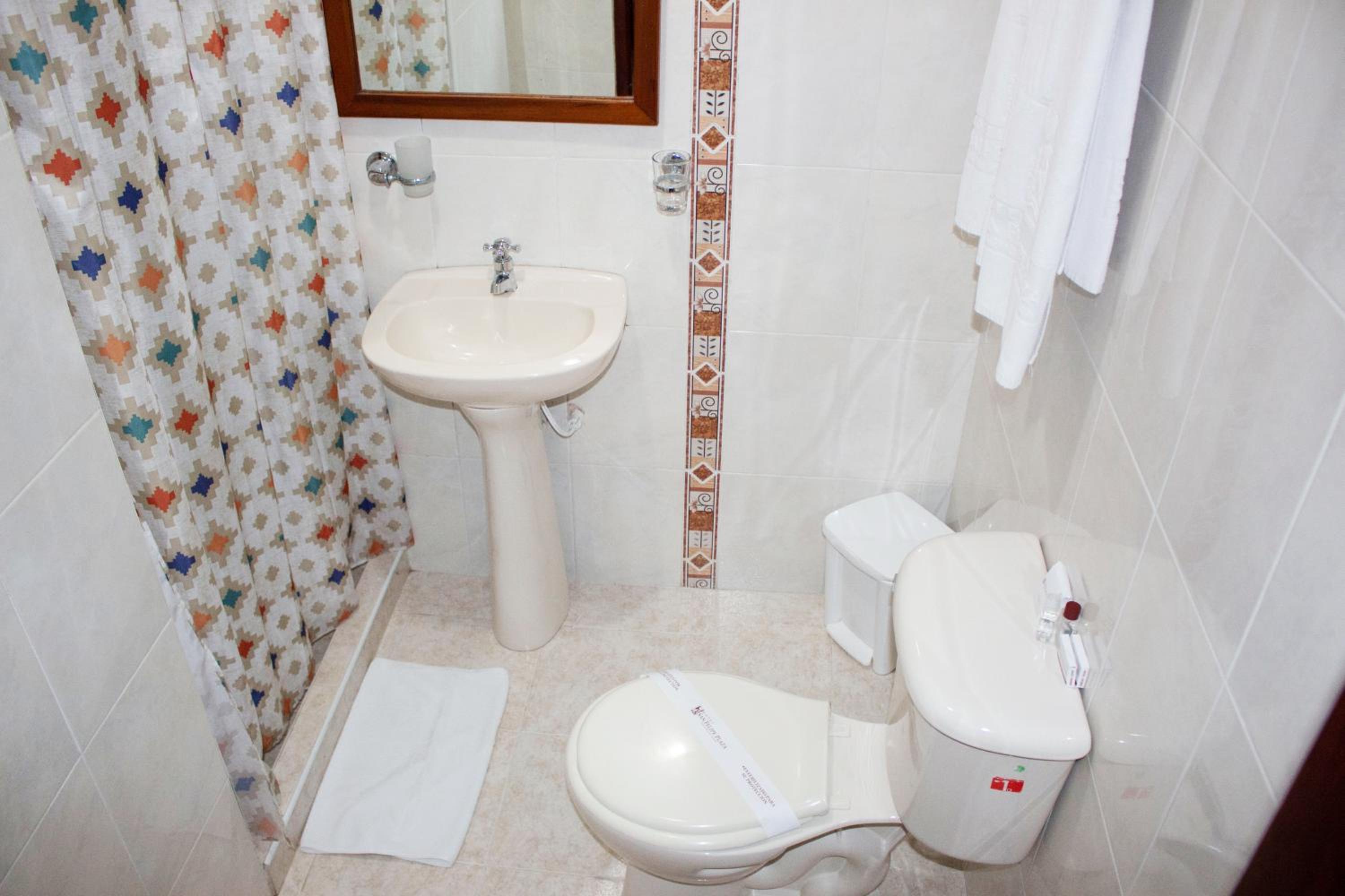 Standard Double or Twin Room - Photo 6