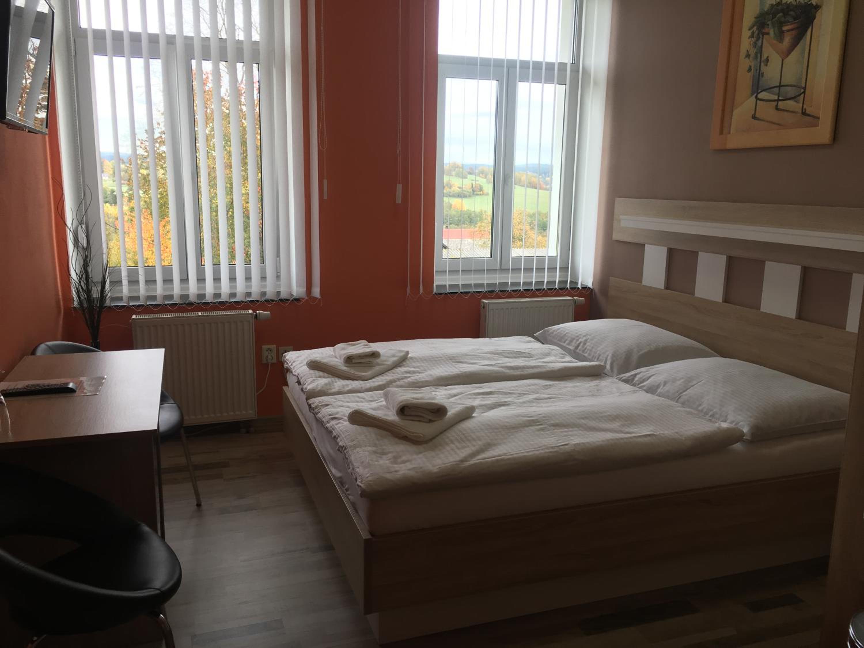 Deluxe Double Room with Shower photo 1