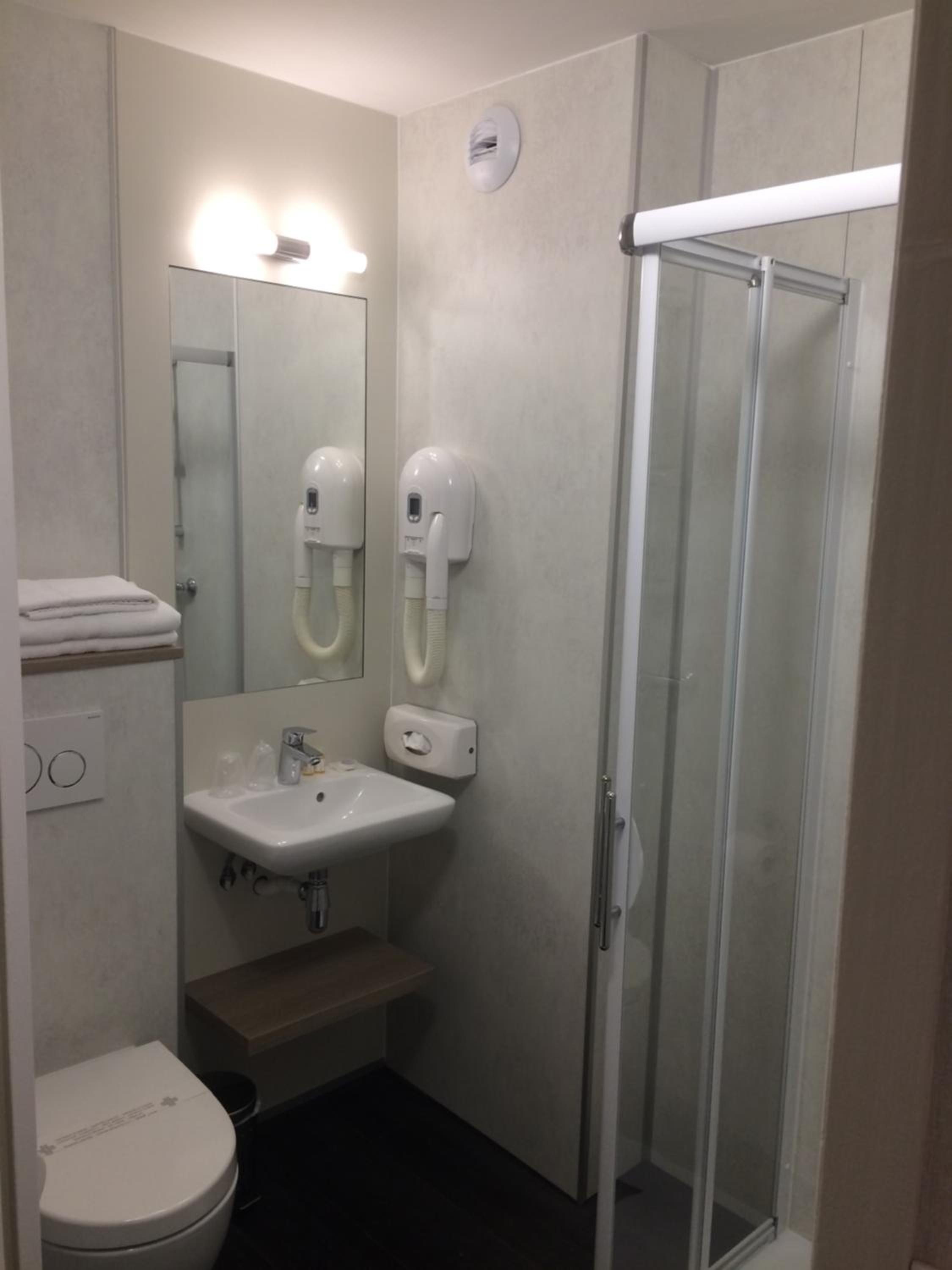 Double Room - Photo 25