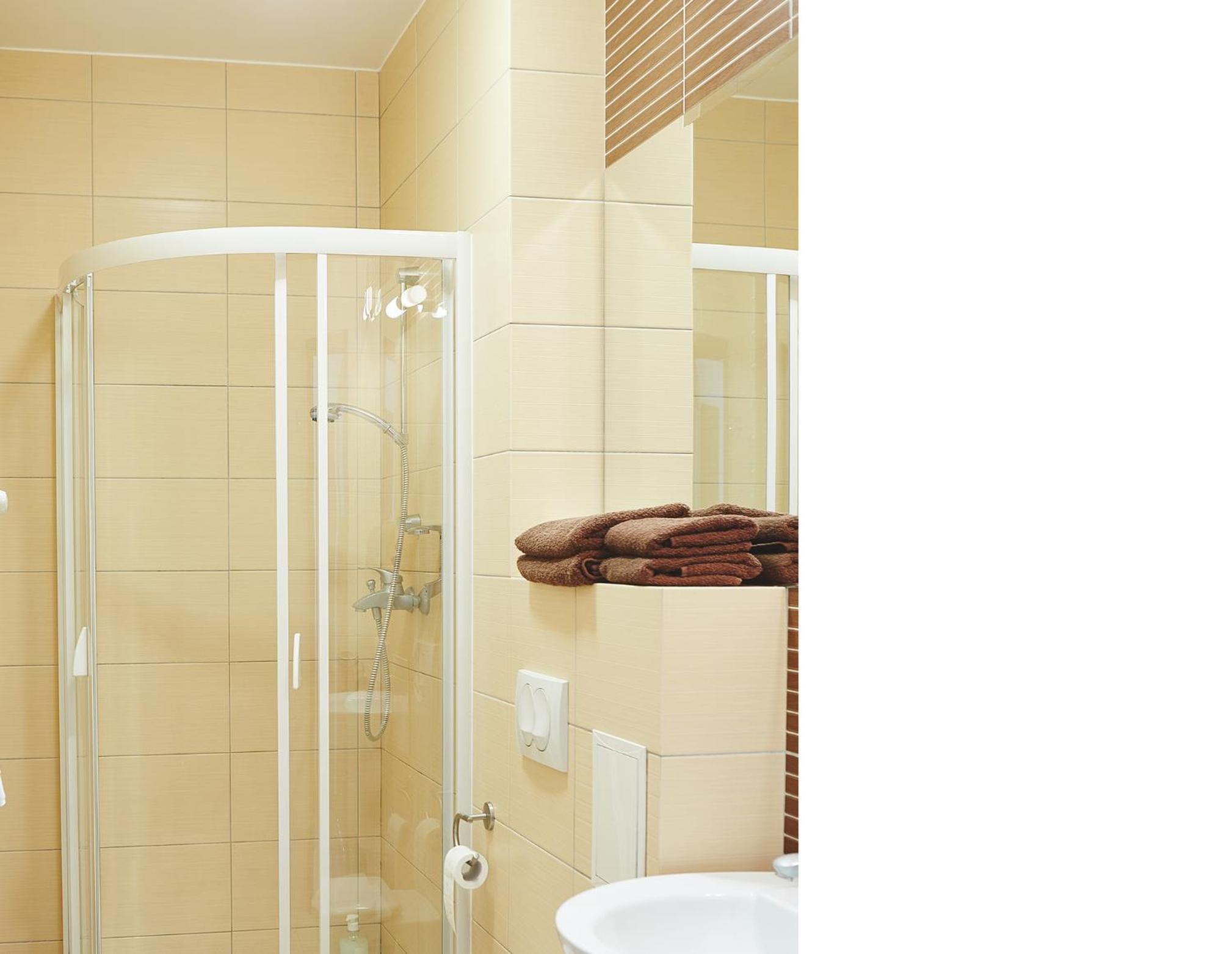 Large Double Room - Photo 35