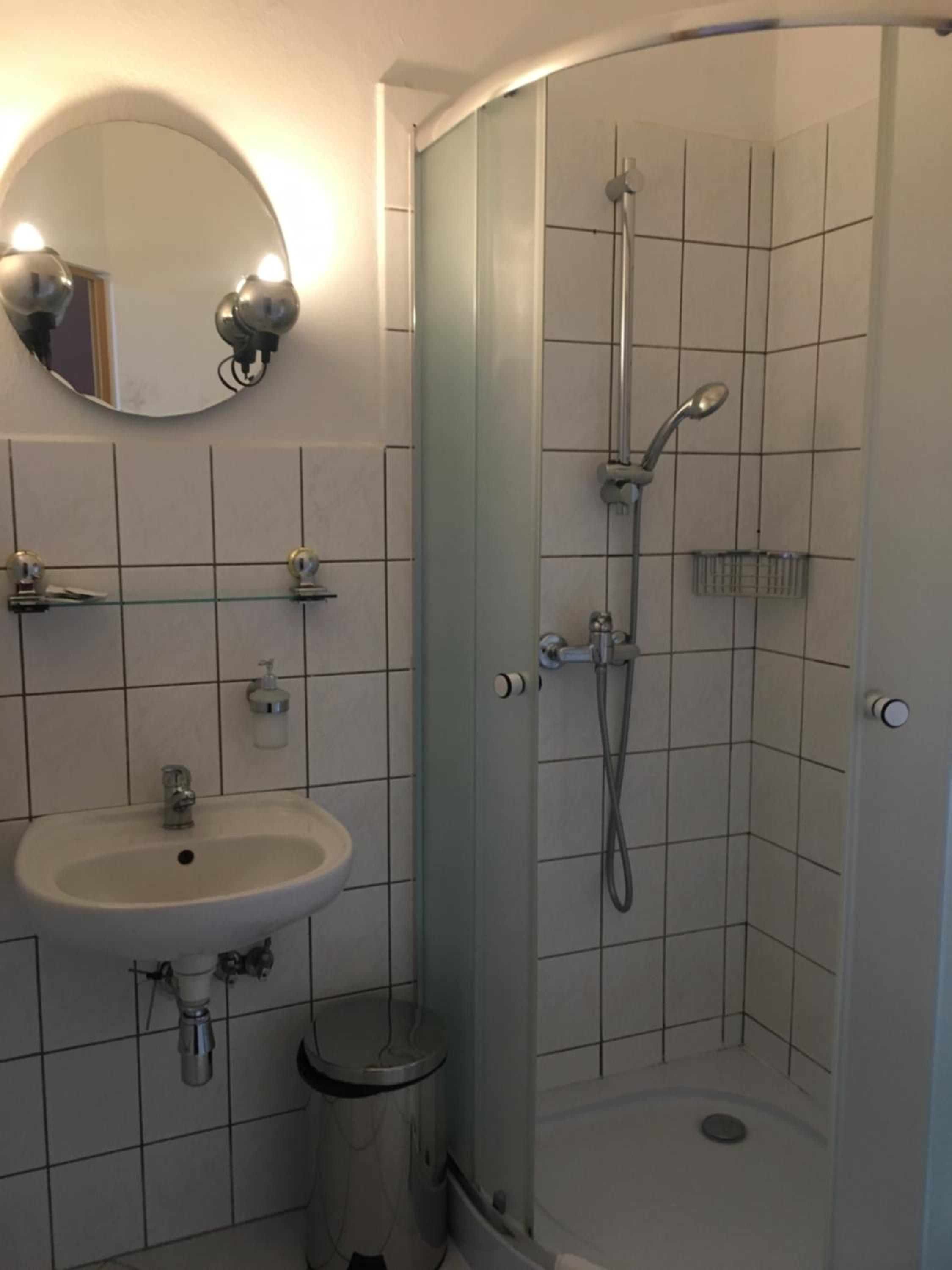 Deluxe Double Room with Shower photo 2