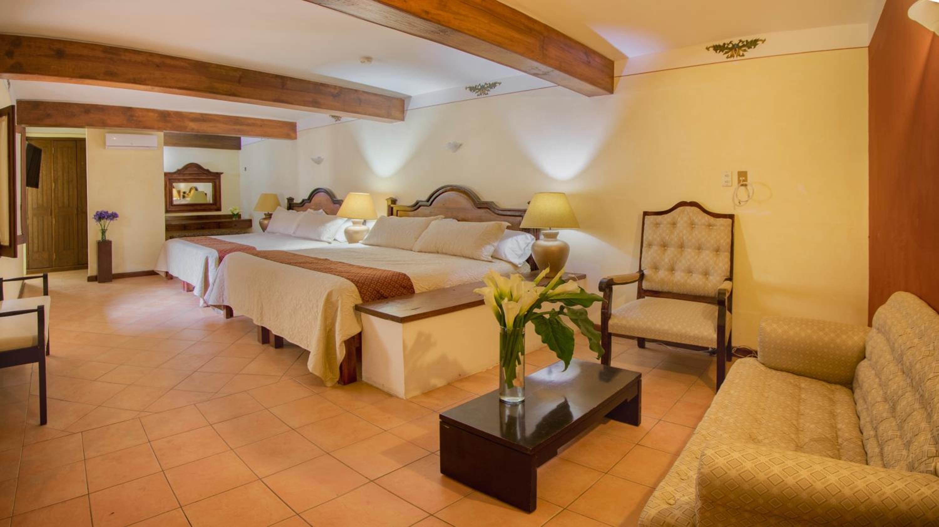Luxury Quadruple Room - Photo 16
