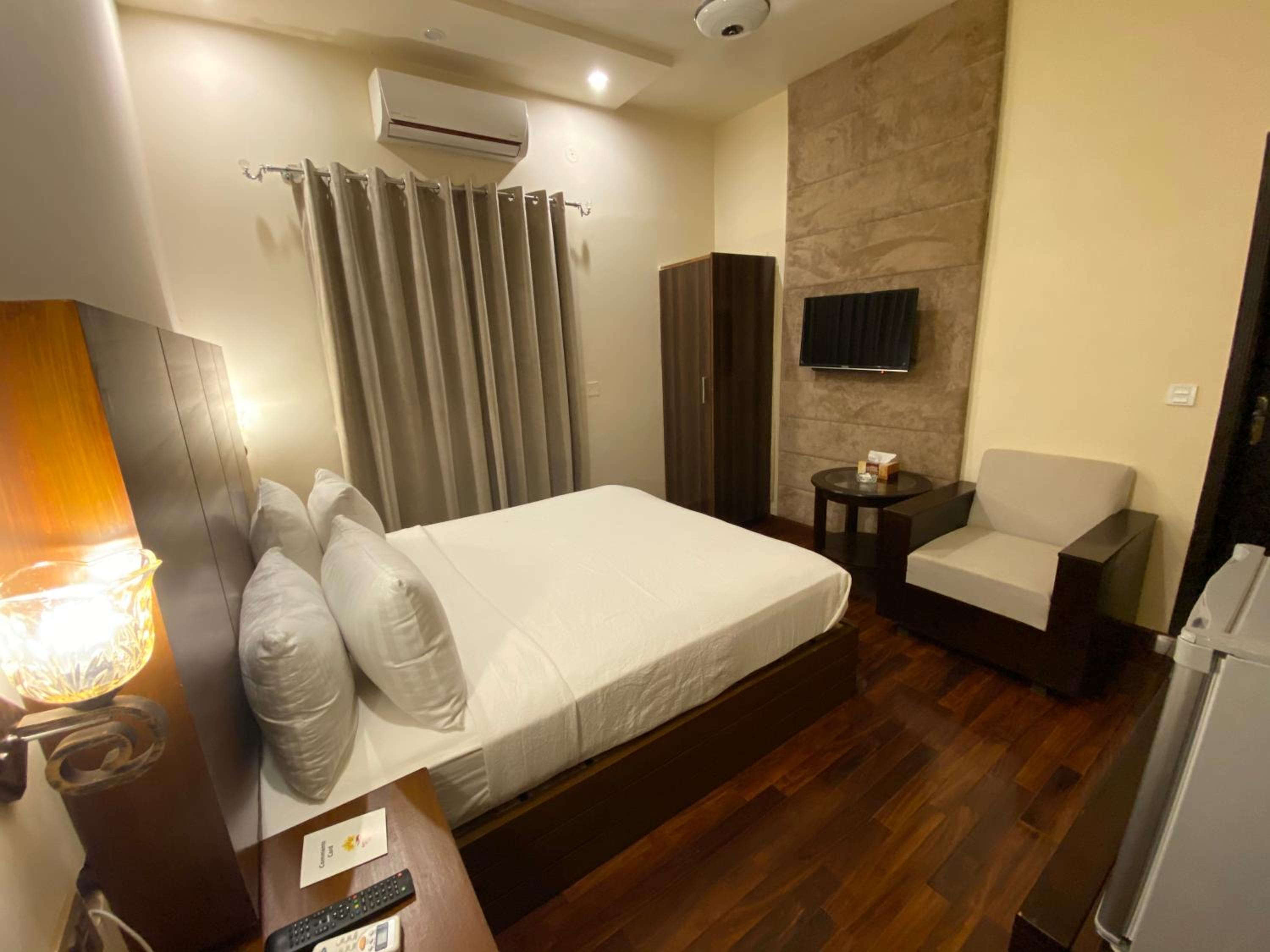 Deluxe Double Room photo 2
